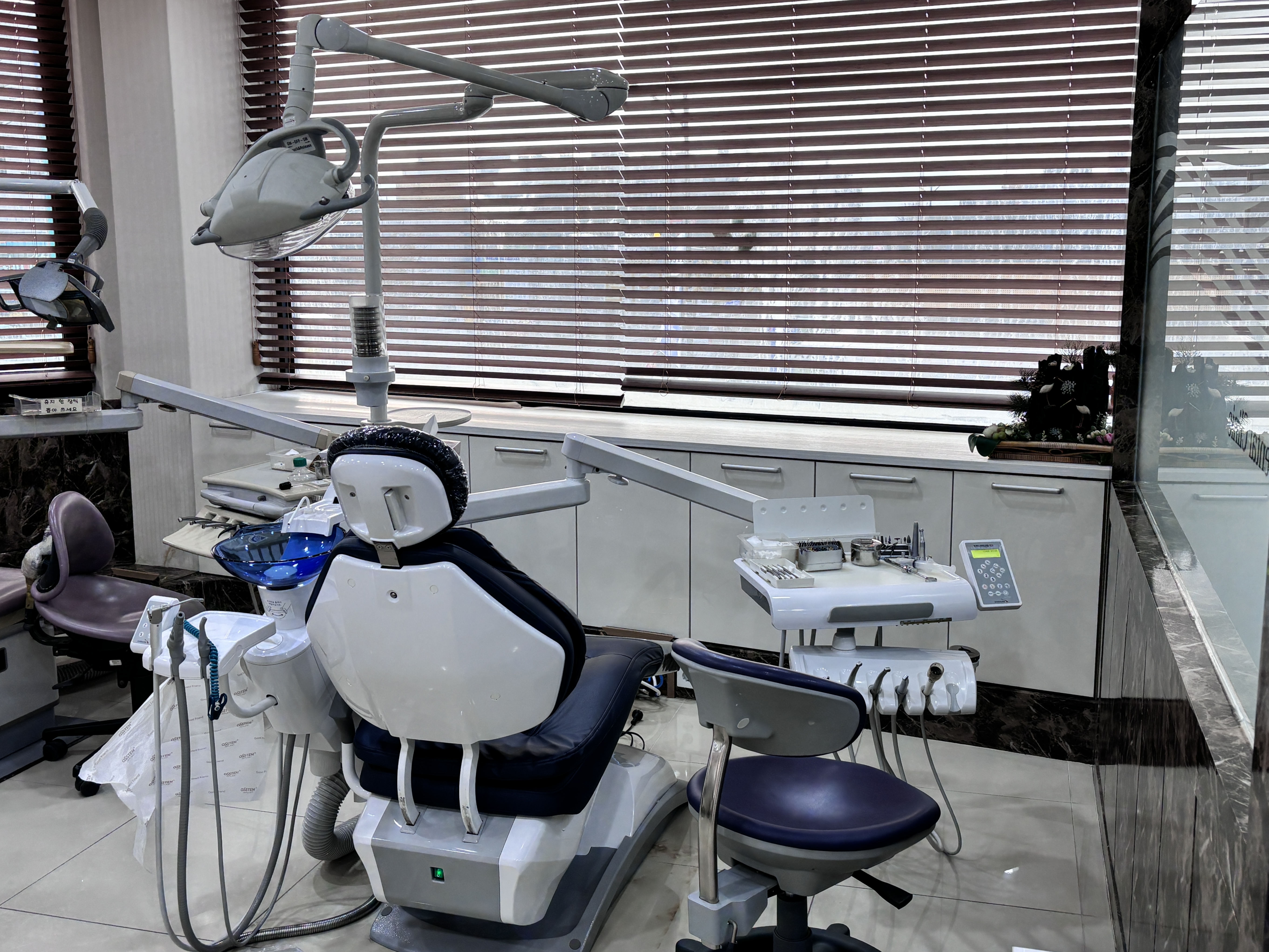 서울치과의원 대표 이미지