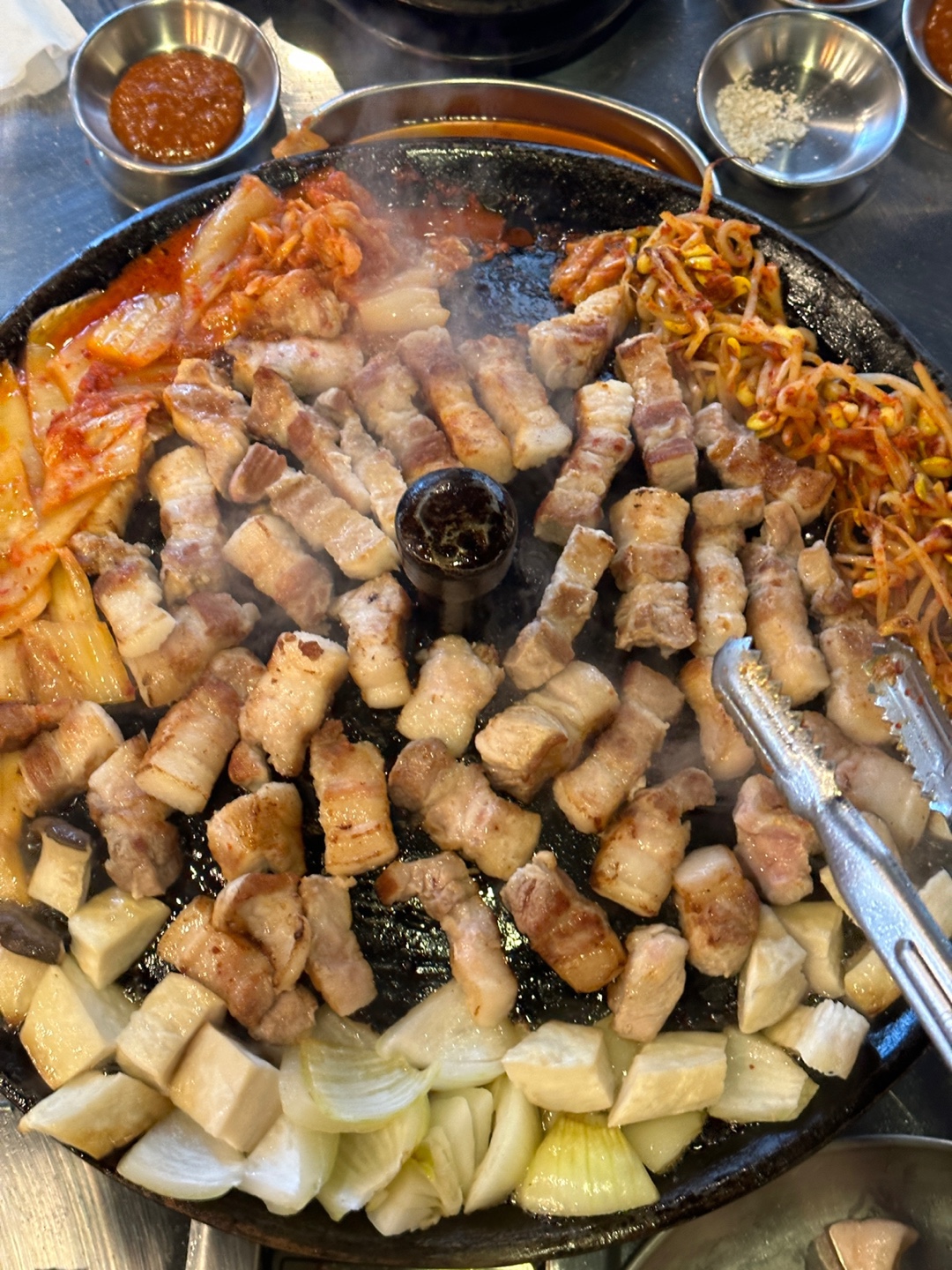 복돼지솥뚜껑삼겹살