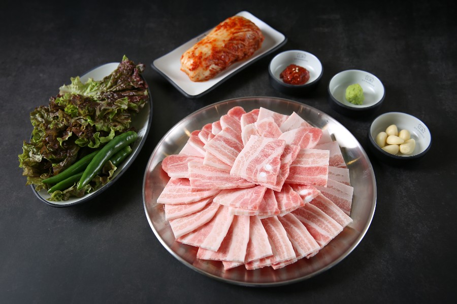 오가 무쇠철판삼겹 본점