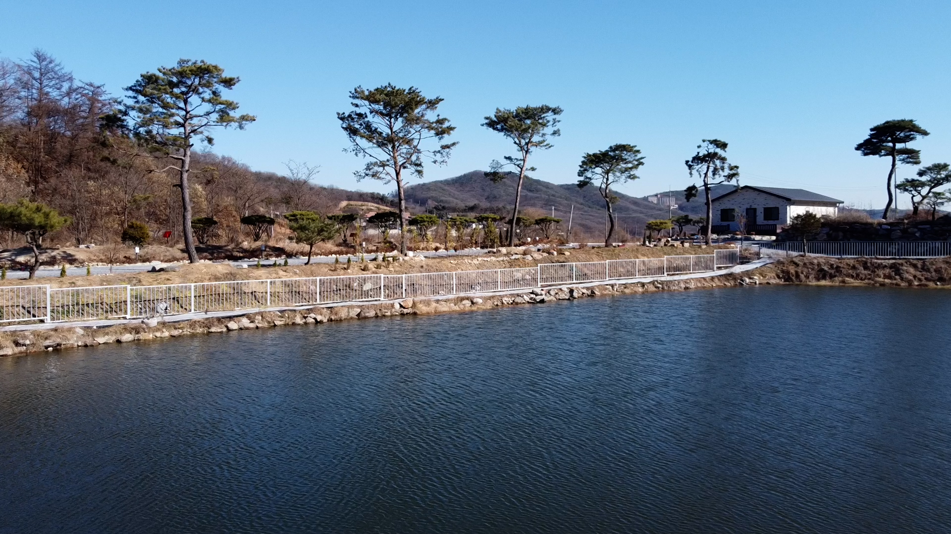 이른아침 바베큐장