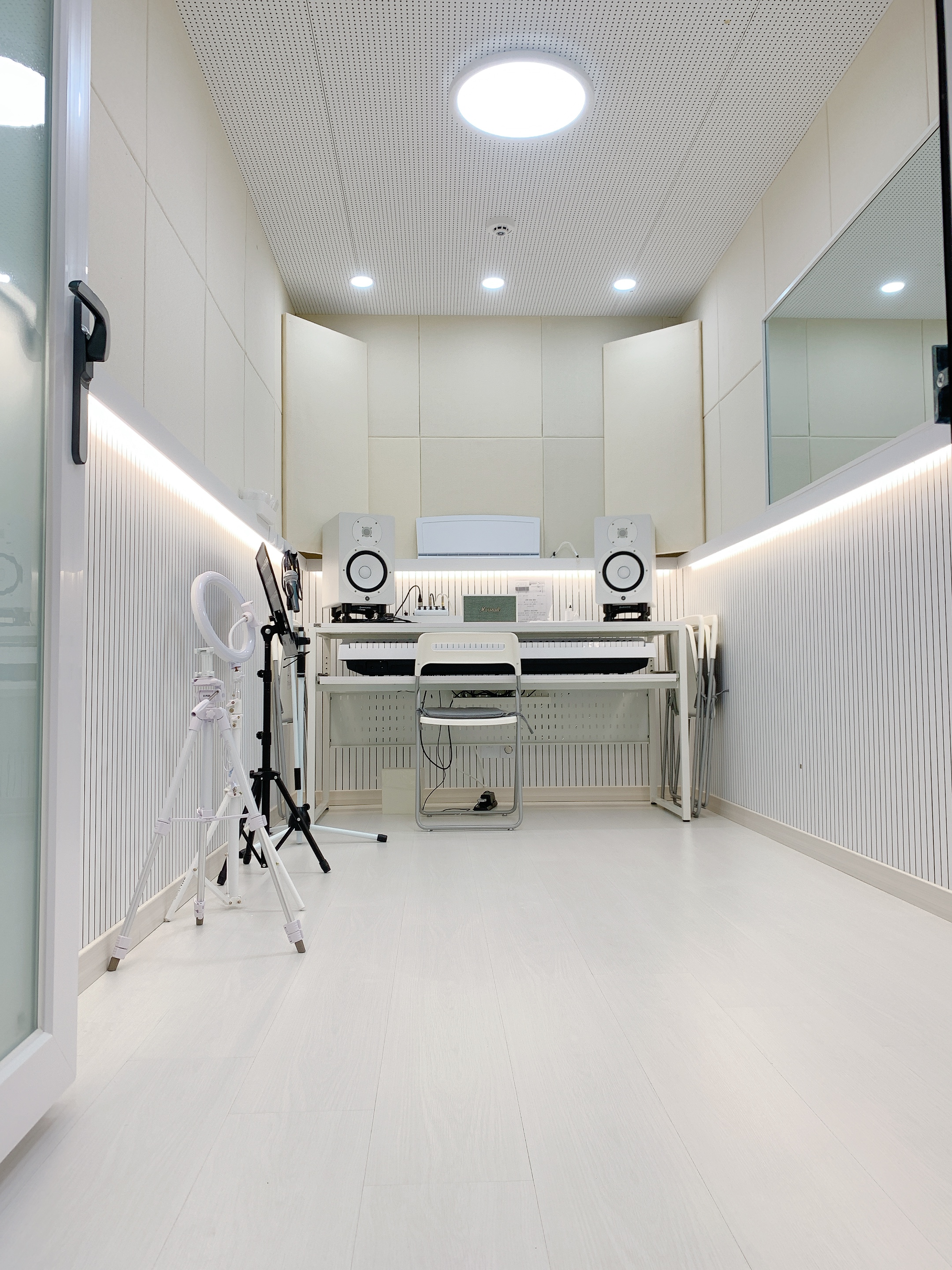 4번째 스튜디오 사진