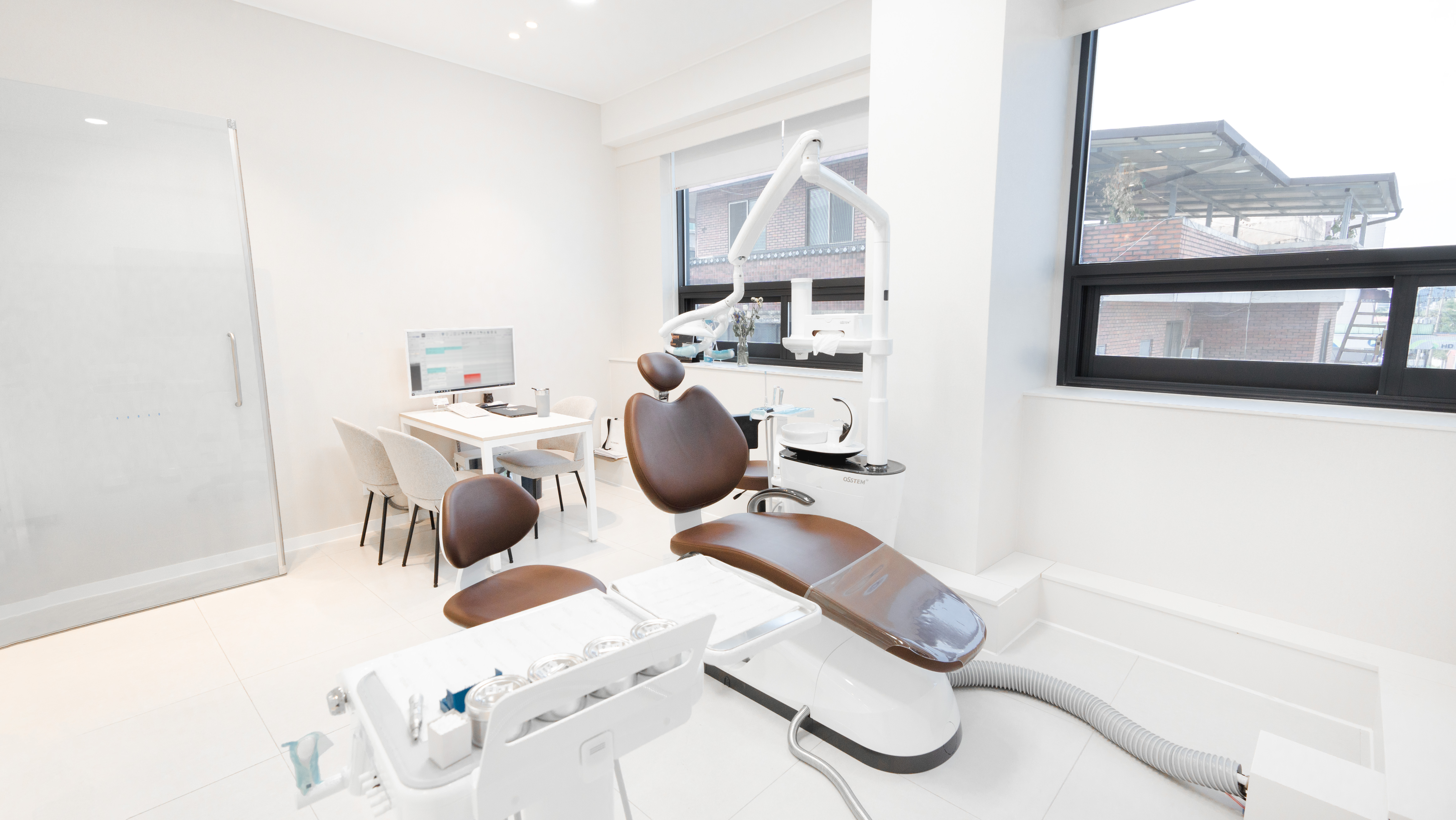 중앙플란트치과의원 원주 대표 이미지