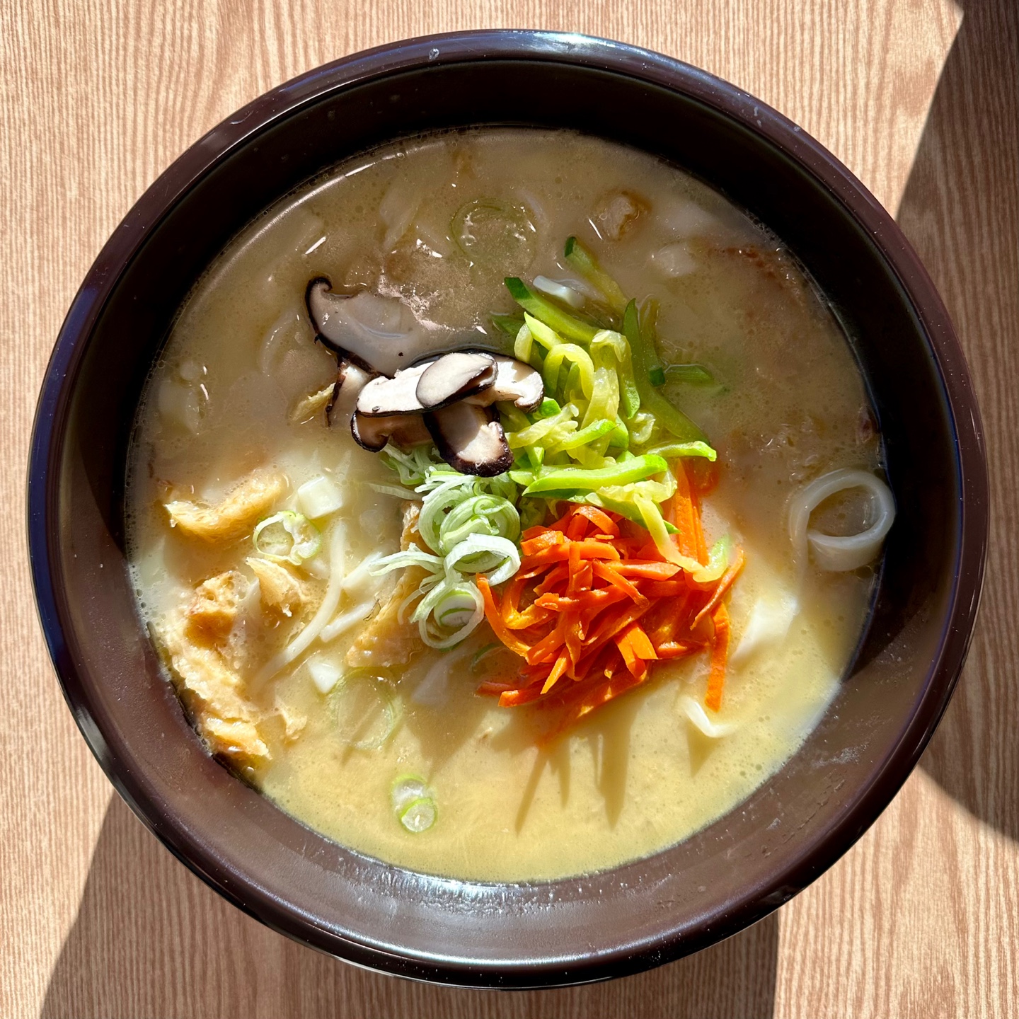 봄봄칼국수