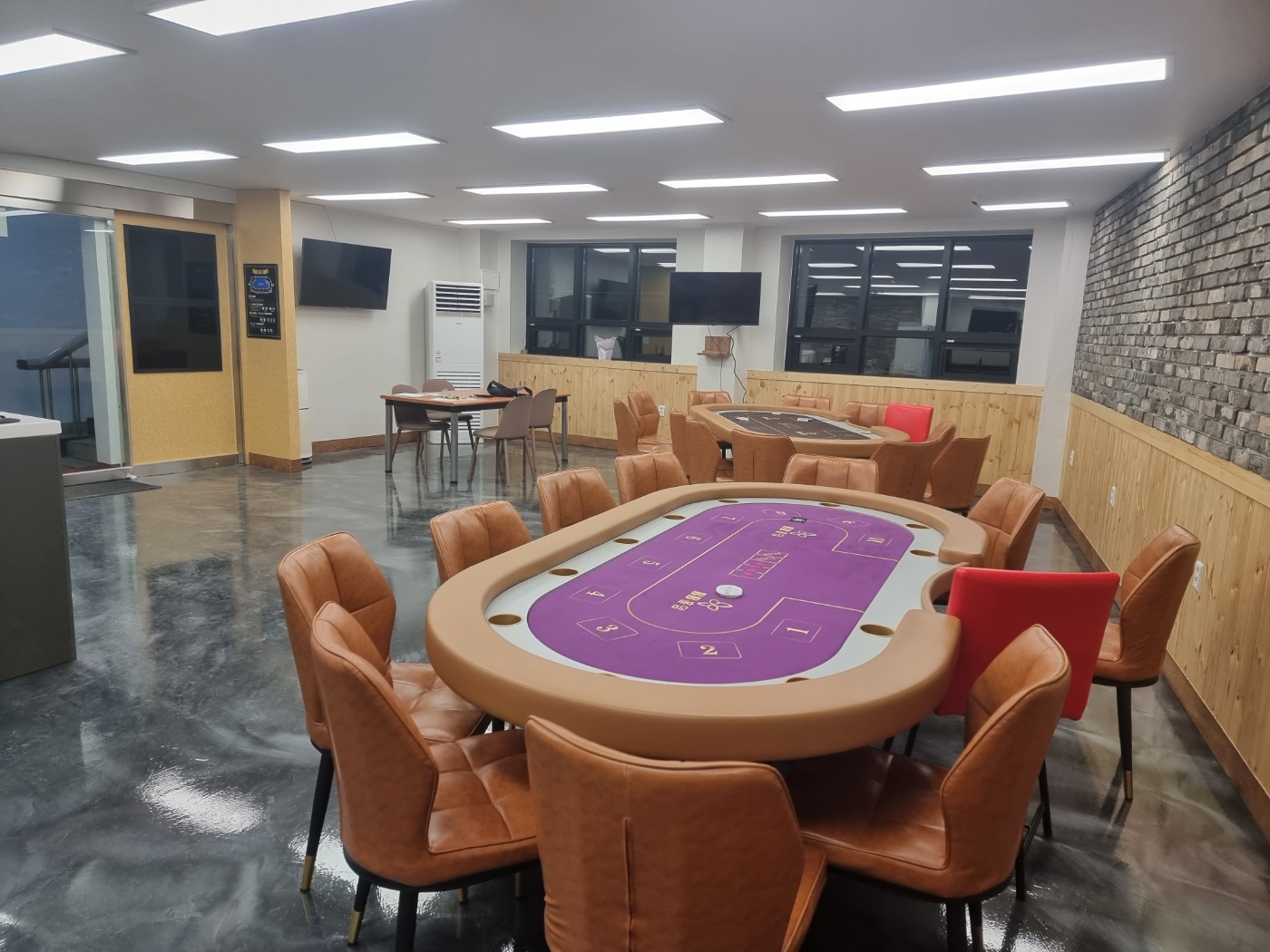 비비홀덤스포츠 조야점