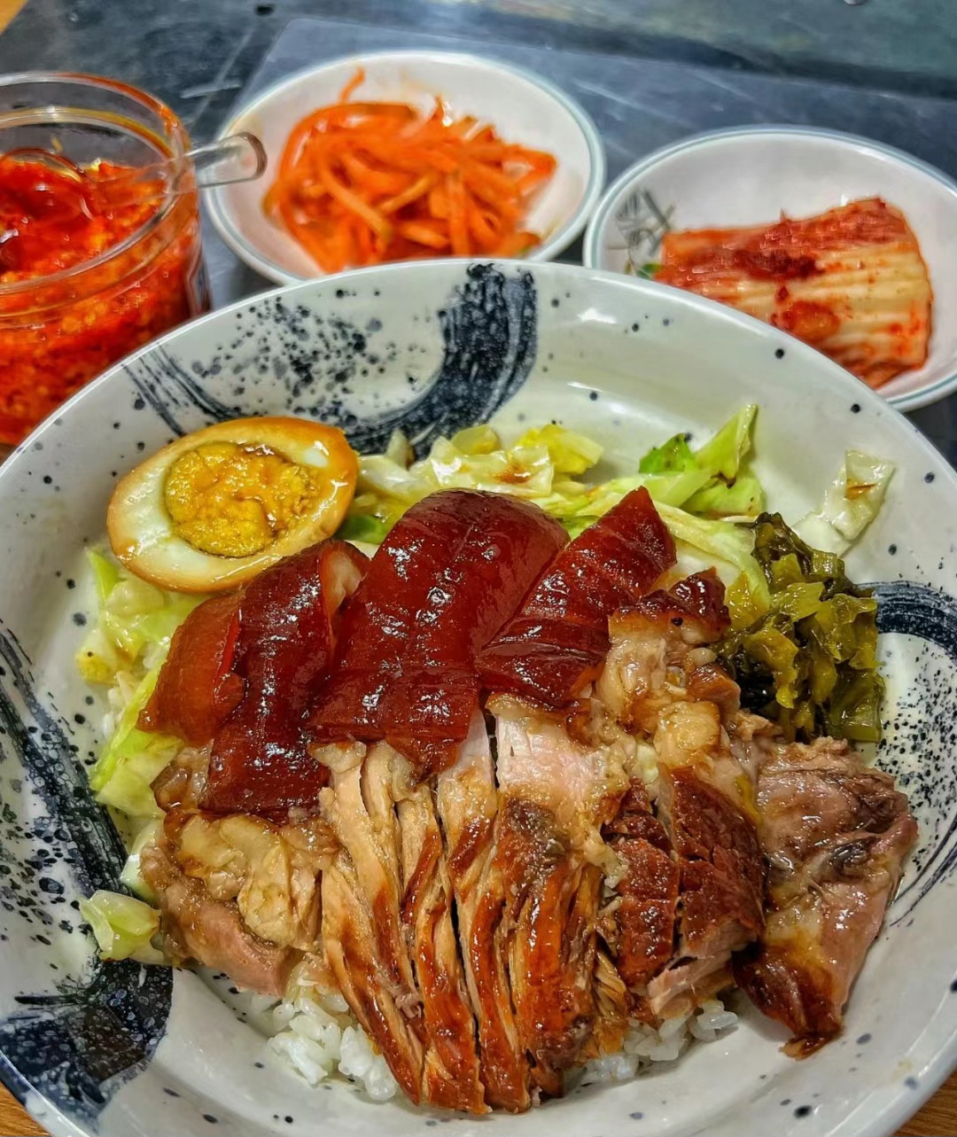 김기룽쟝족발덮밥 홍대점
