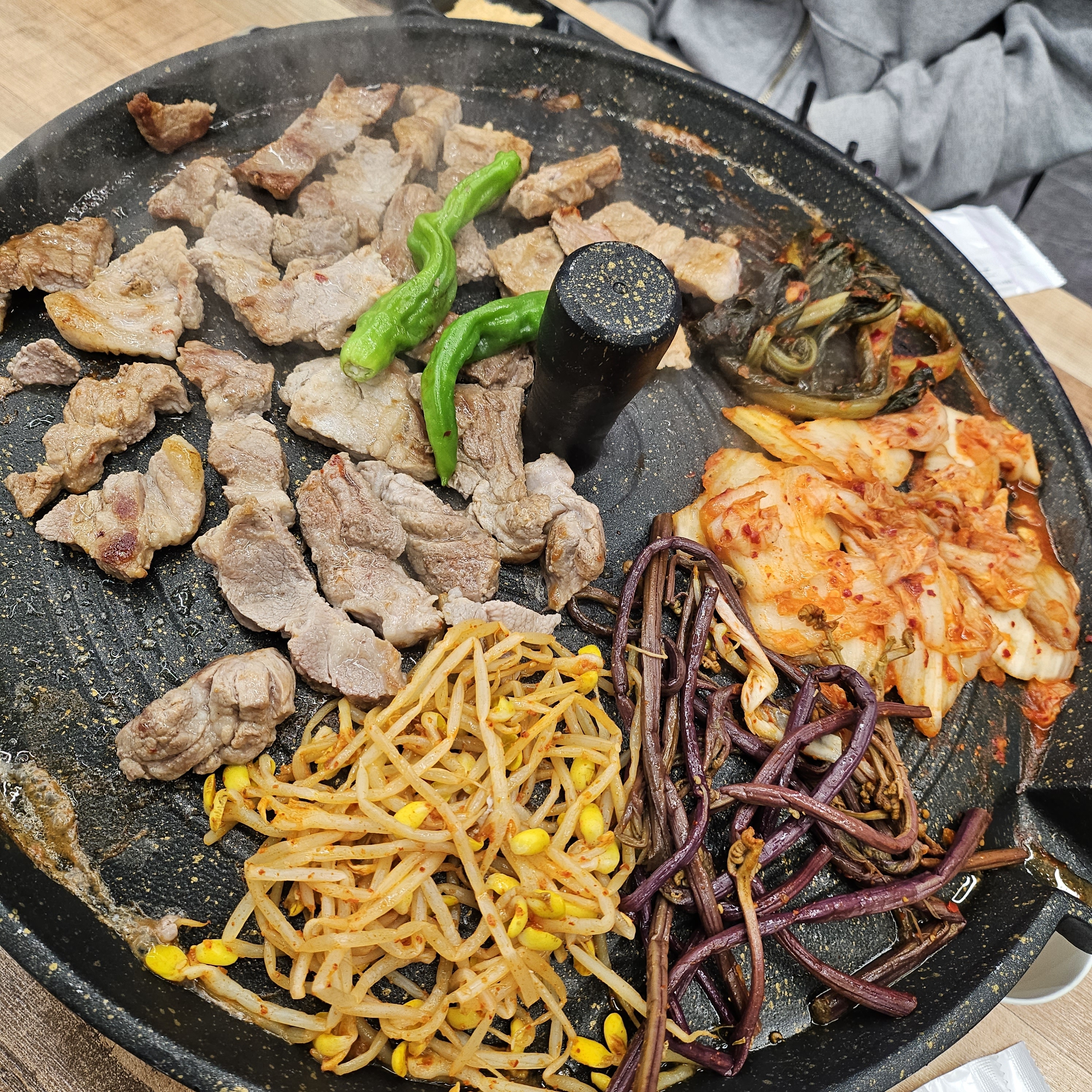 고심당 솥뚜껑삼겹살 냉삼겹 숙성생고기