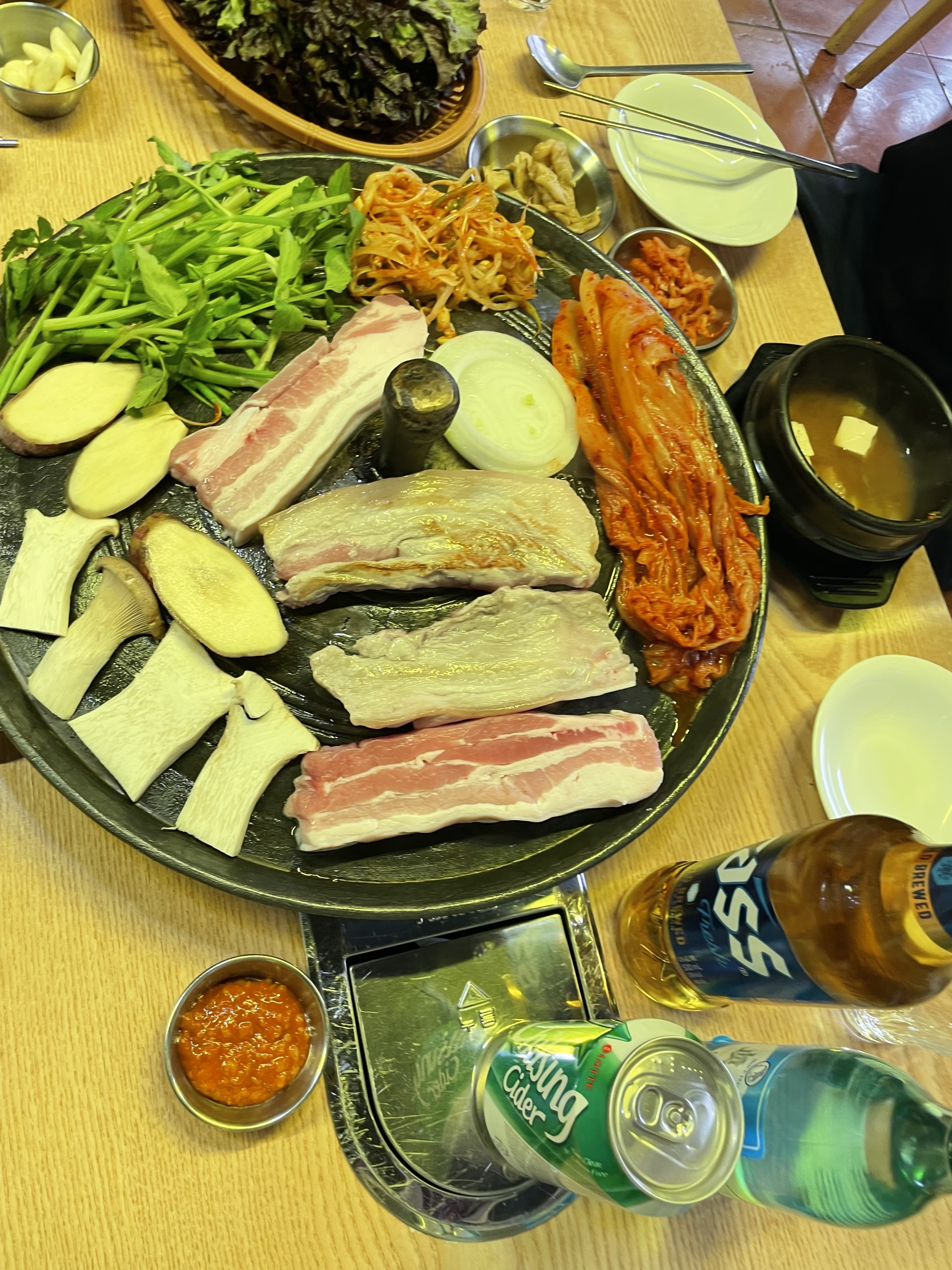 일산미나리솥뚜껑삼겹살