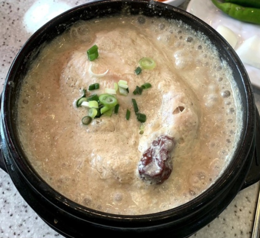 운현궁한방삼계탕