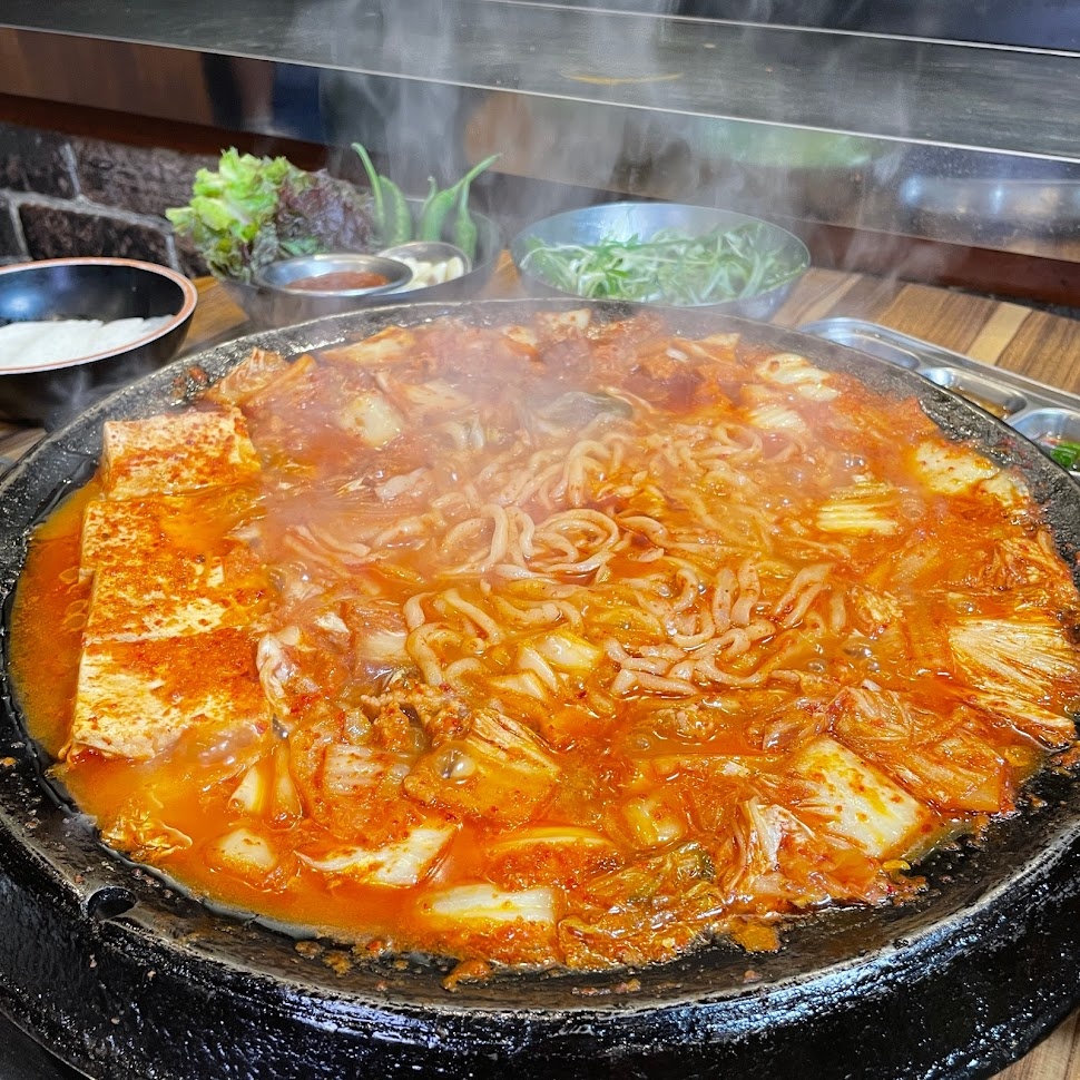 무쇠김치삼겹 인계점