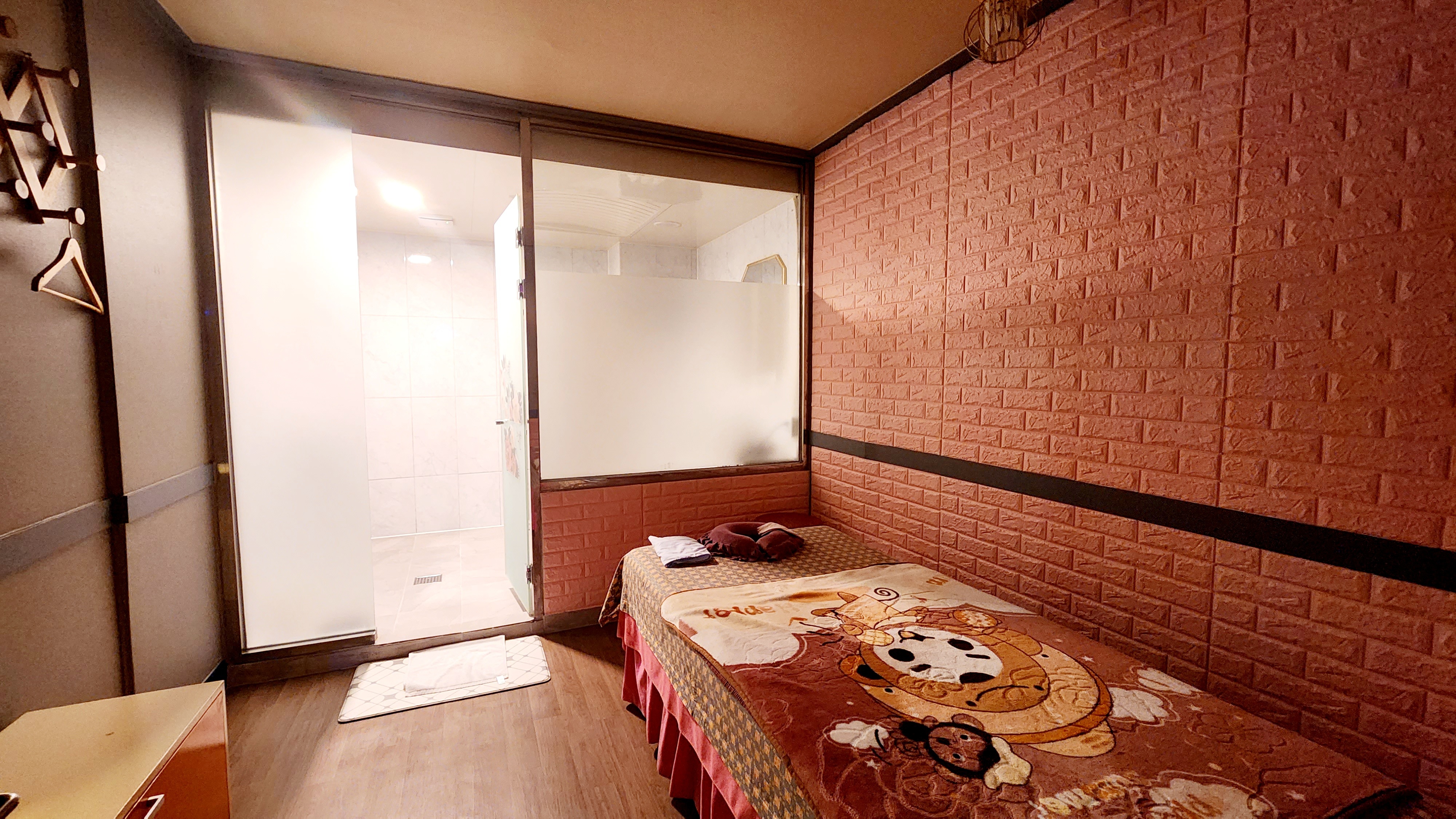 명품마사지 photo 2