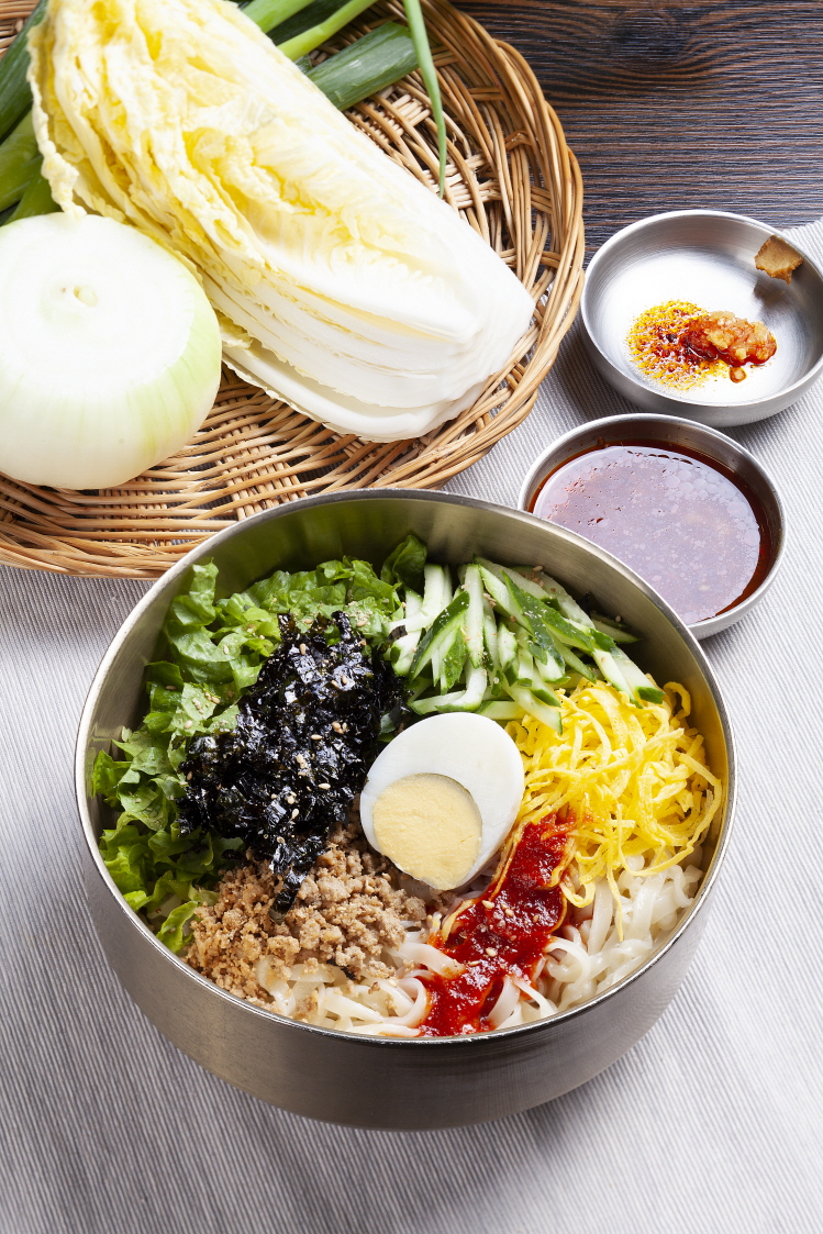 평이담백 뼈칼국수 철원점