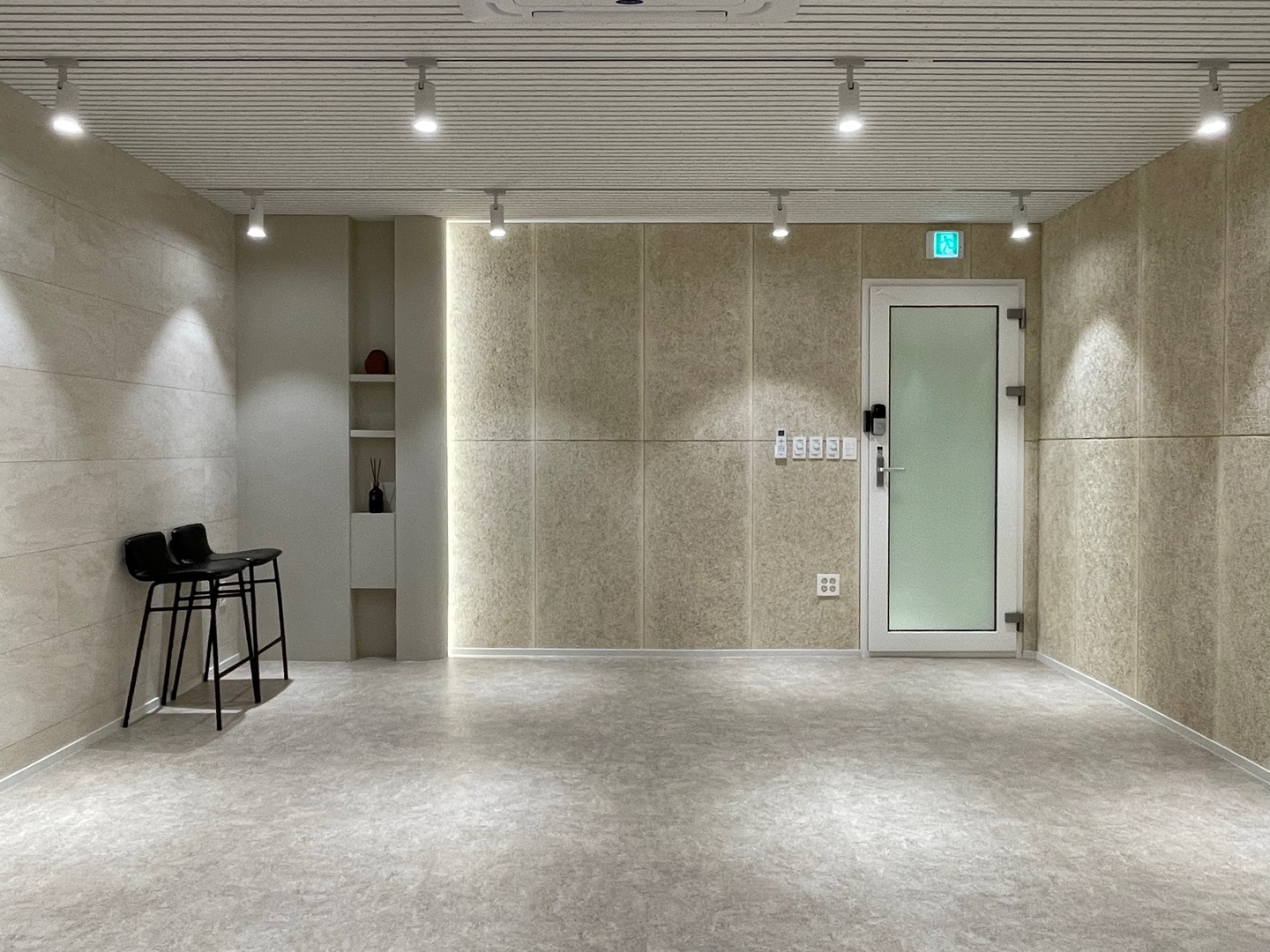 4번째 스튜디오 사진