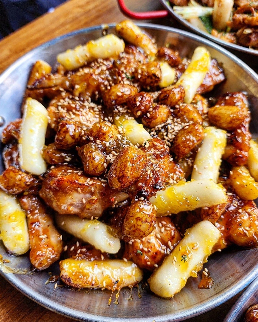 오븐숯불민족 두마리치킨 양주덕계점