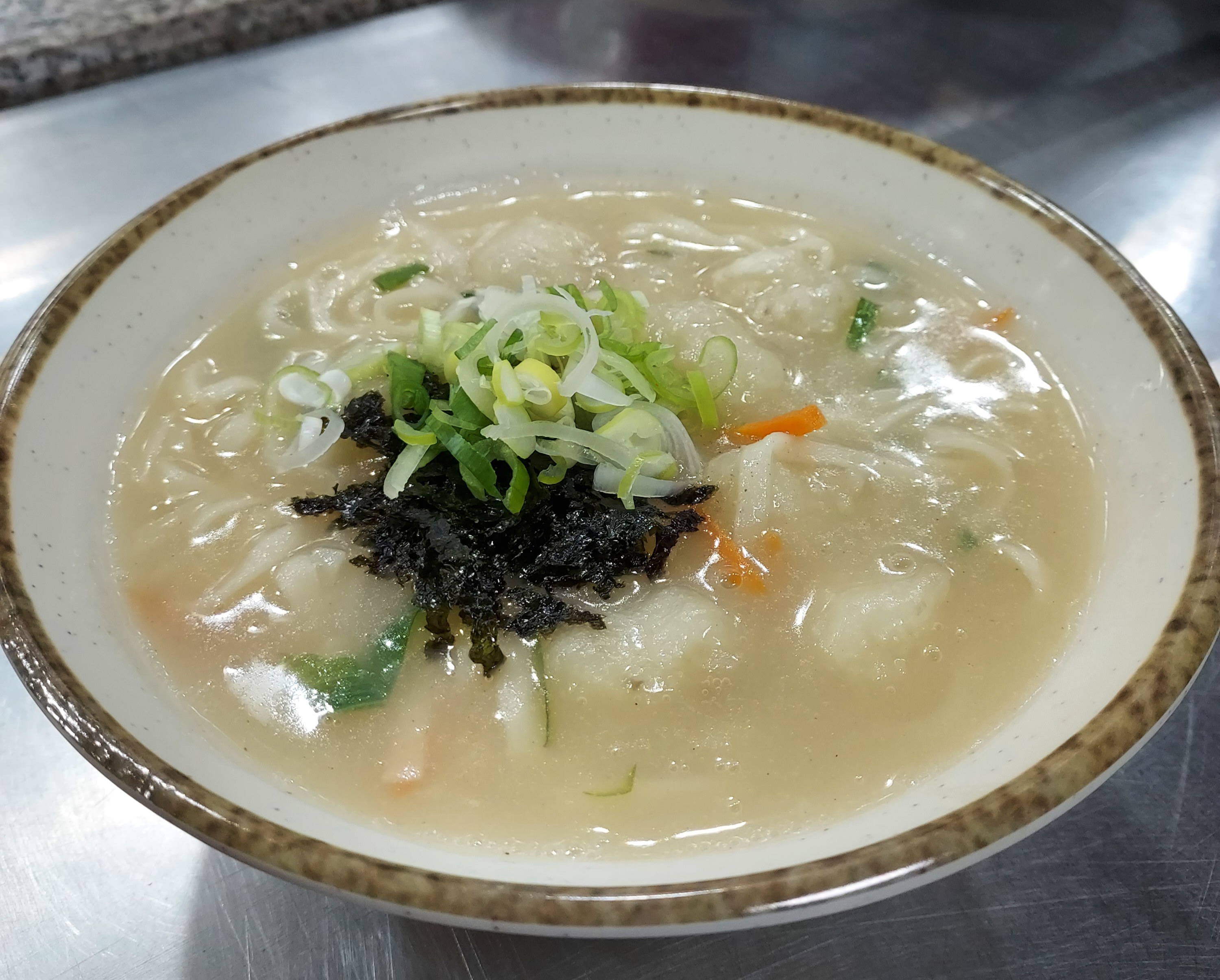 밀사랑칼국수