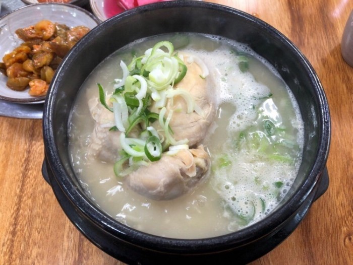 옛날흑염소삼계탕
