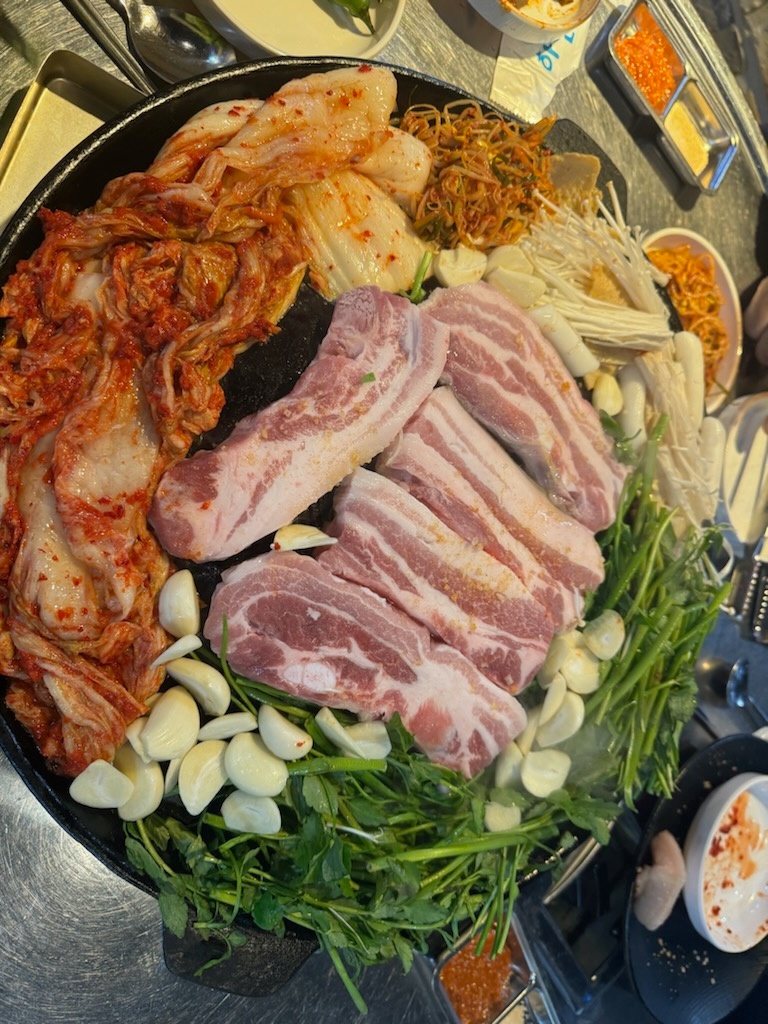 팔도솥뚜껑삼겹살