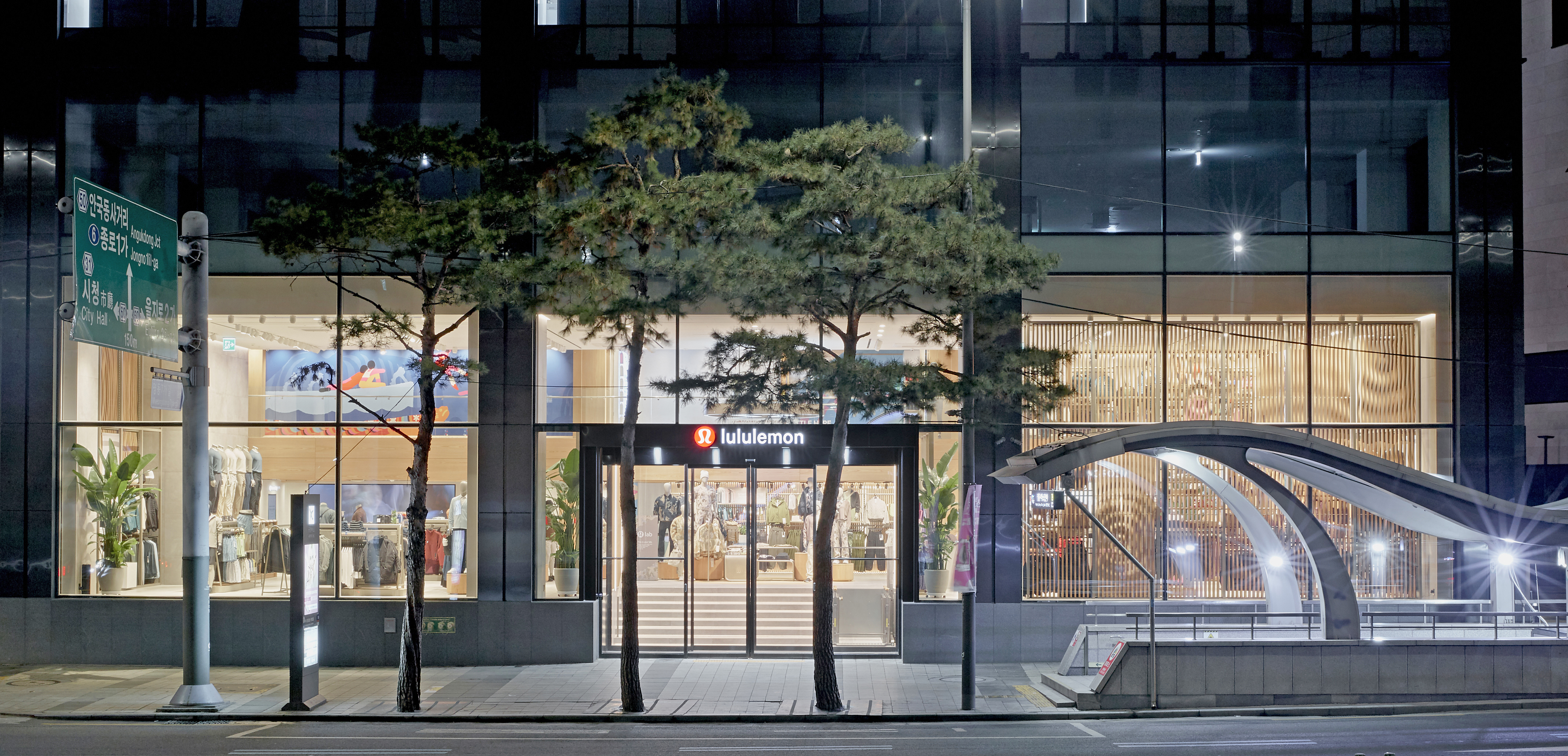 룰루레몬 명동 타임워크 스토어 대표 이미지