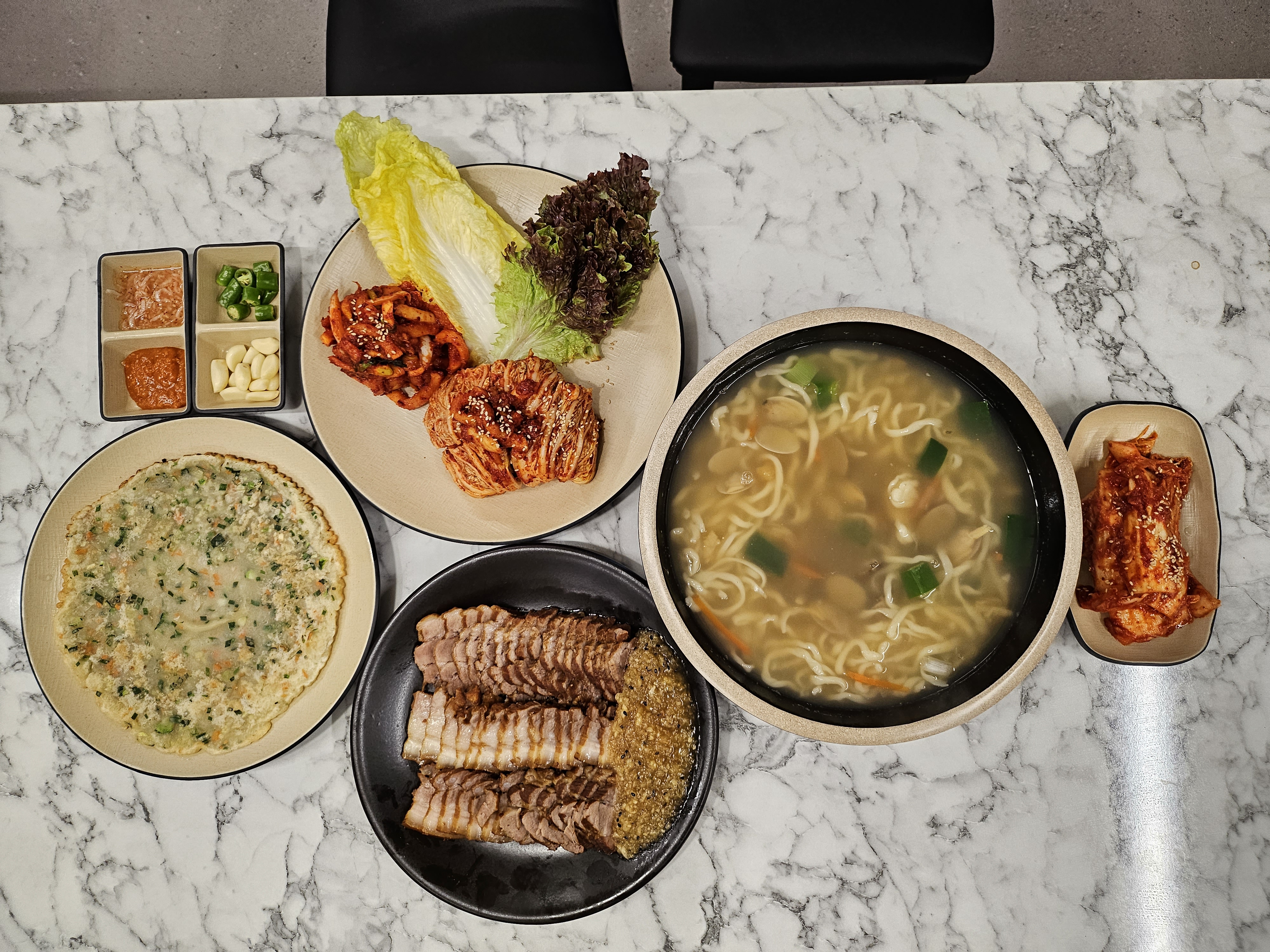 두메골마늘보쌈&칼국수,냉면