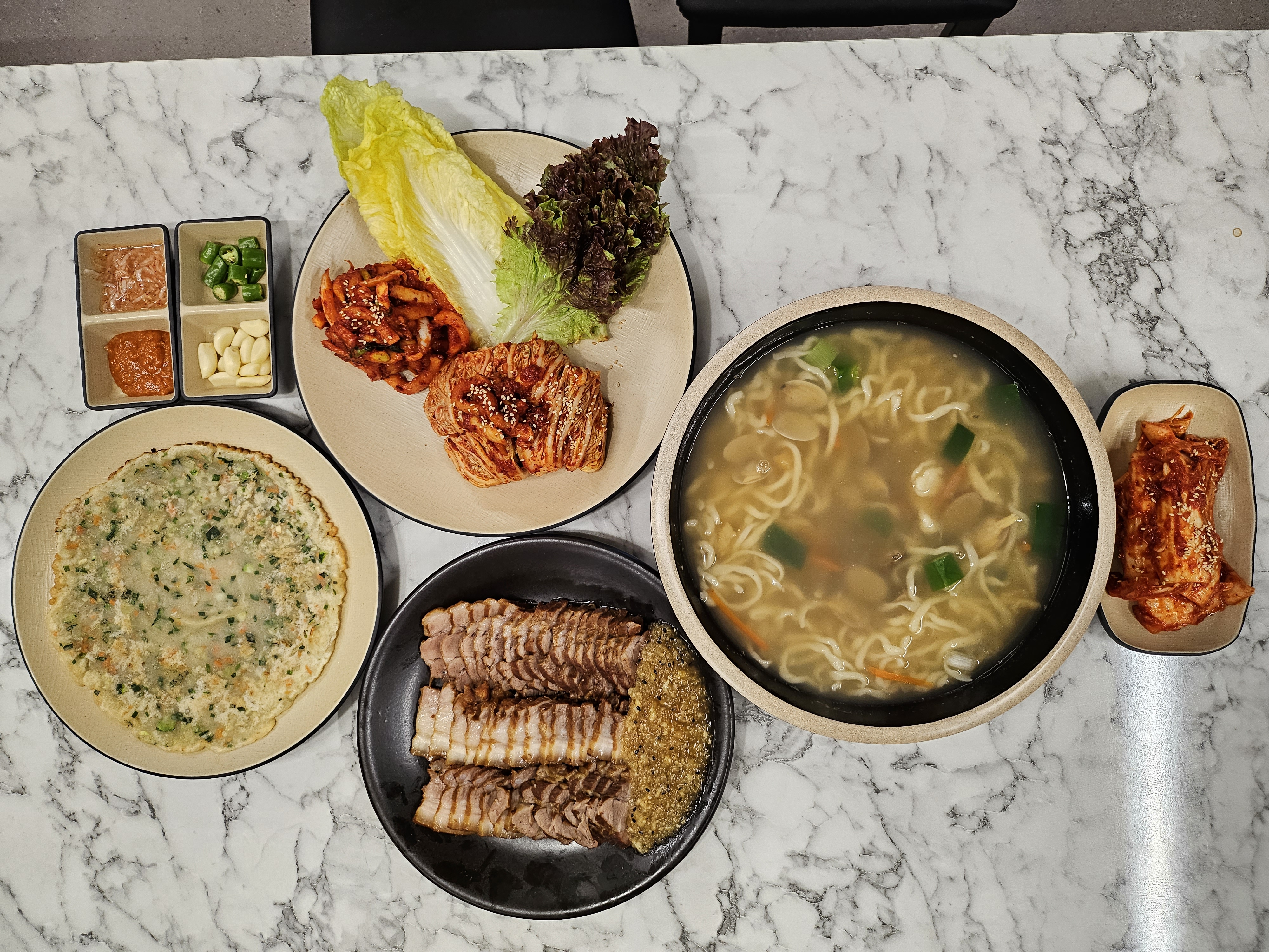 두메골마늘보쌈&칼국수,냉면