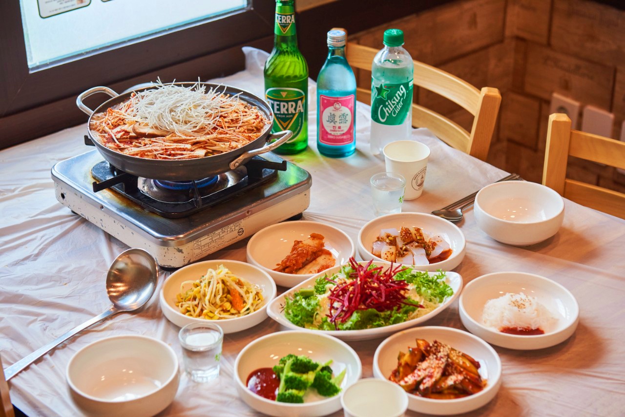 경북 경주시 삼겹살 전문점 오겹살 돼지껍데기 돼지뒷고기 항정살 통삼겹 한돈 목살 외바우 안강본점