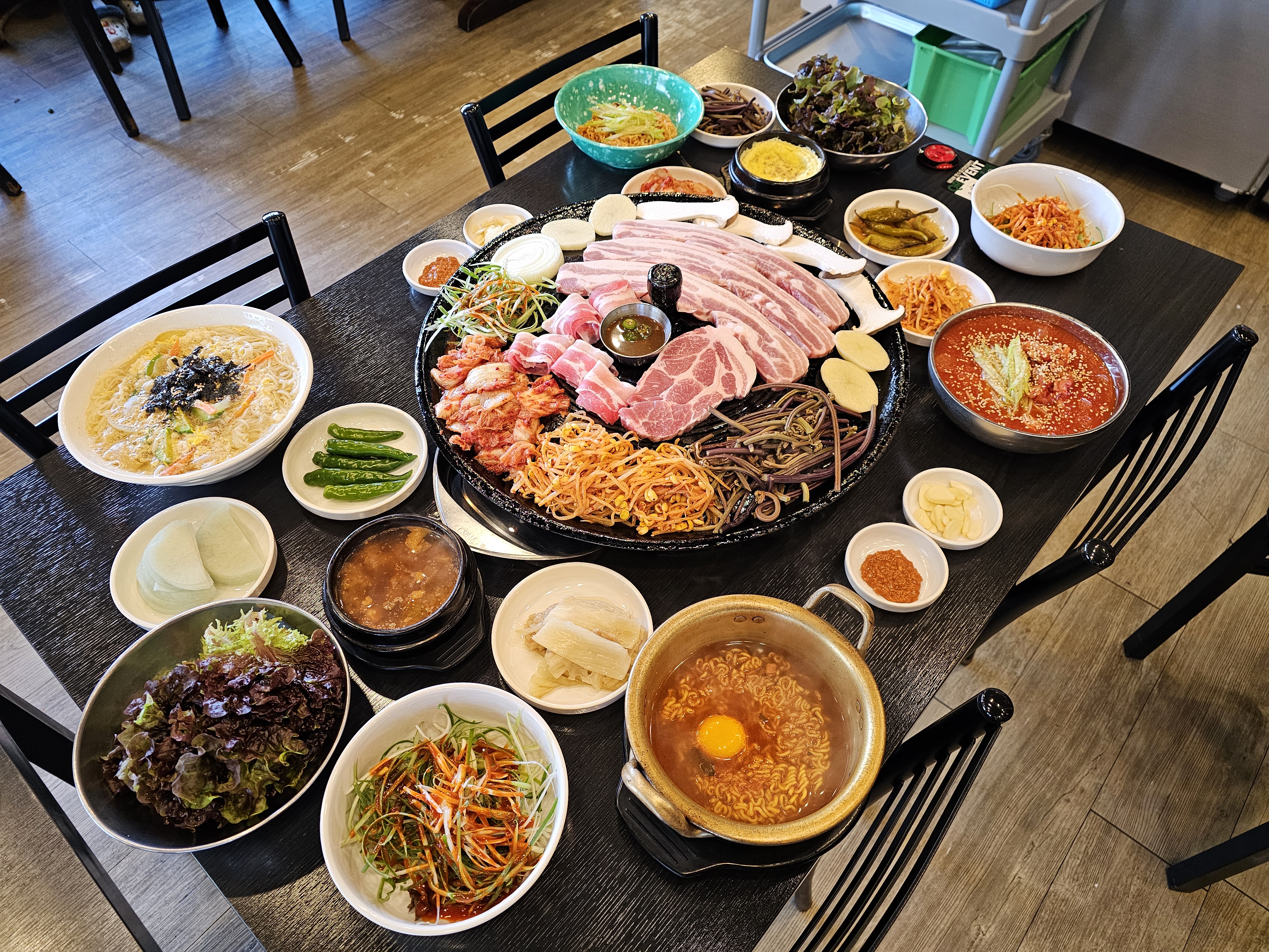 왕뚜껑삼겹살