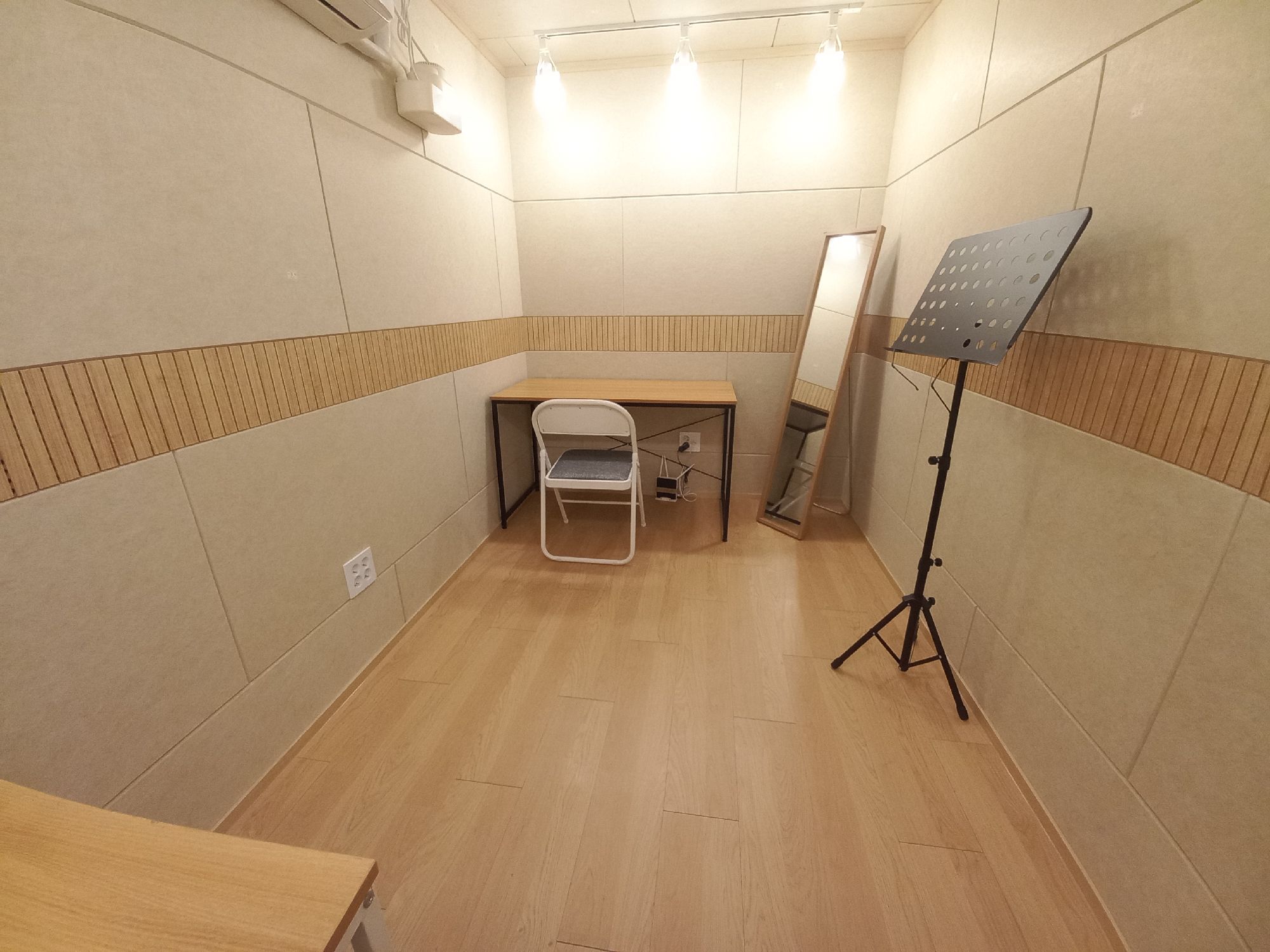 4번째 스튜디오 사진