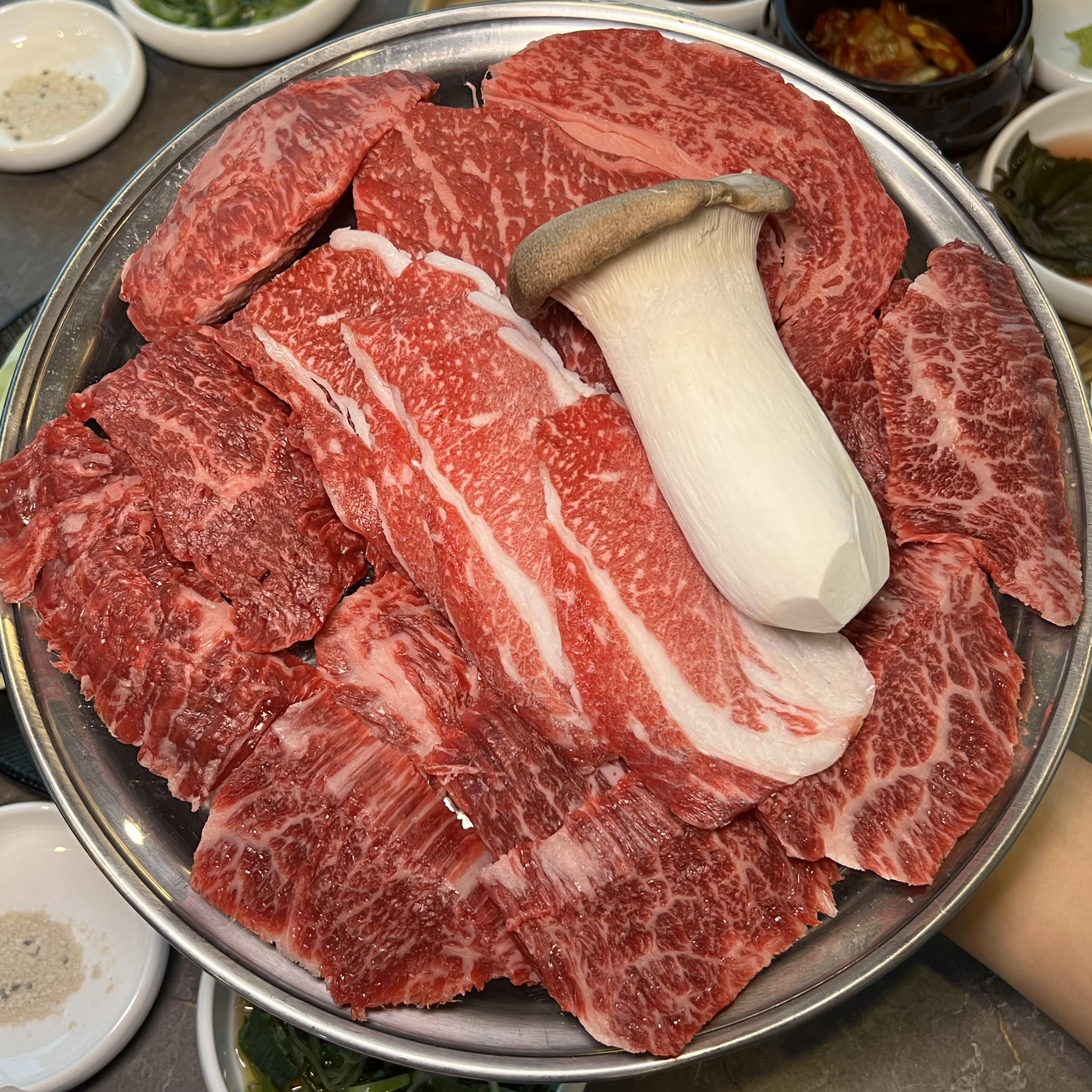 한근집 한우암소 정육식당 팔당직영점