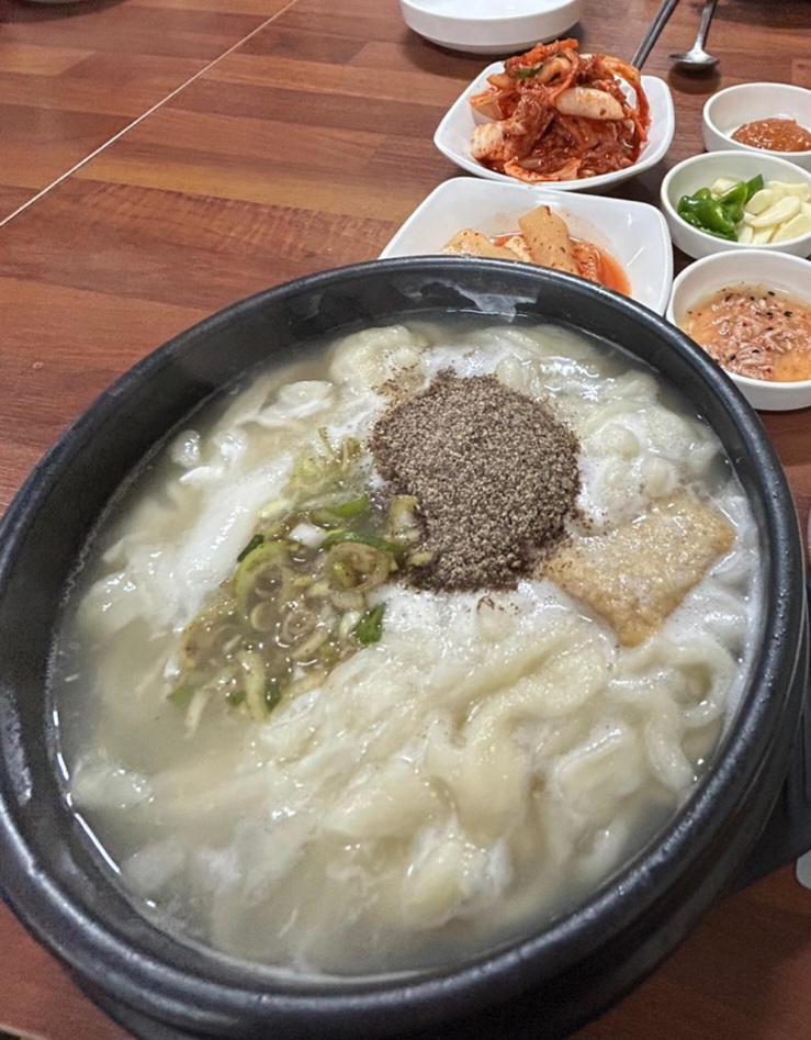 한뚝배기손칼국수