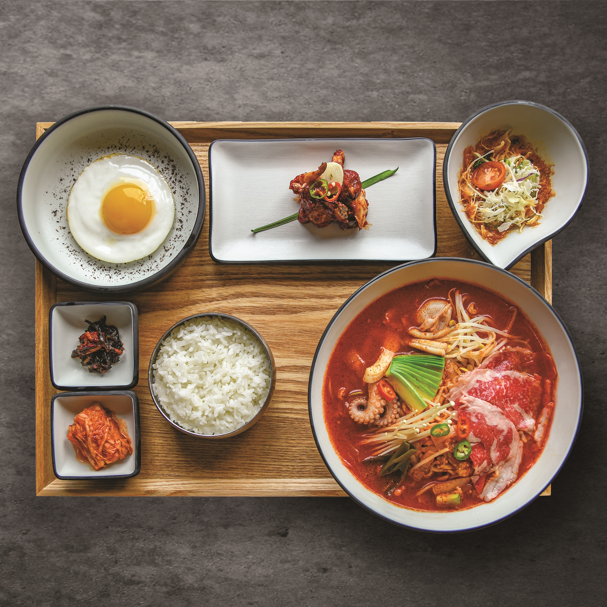 점심)한우차돌짬뽕라면밥상