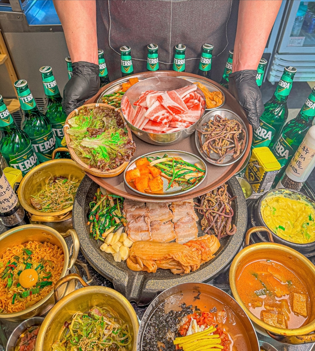 가까운 삼겹살식당 경기 용인시 오겹살 돼지껍데기 돼지뒷고기 항정살 통삼겹 한돈 목살 K냉삼