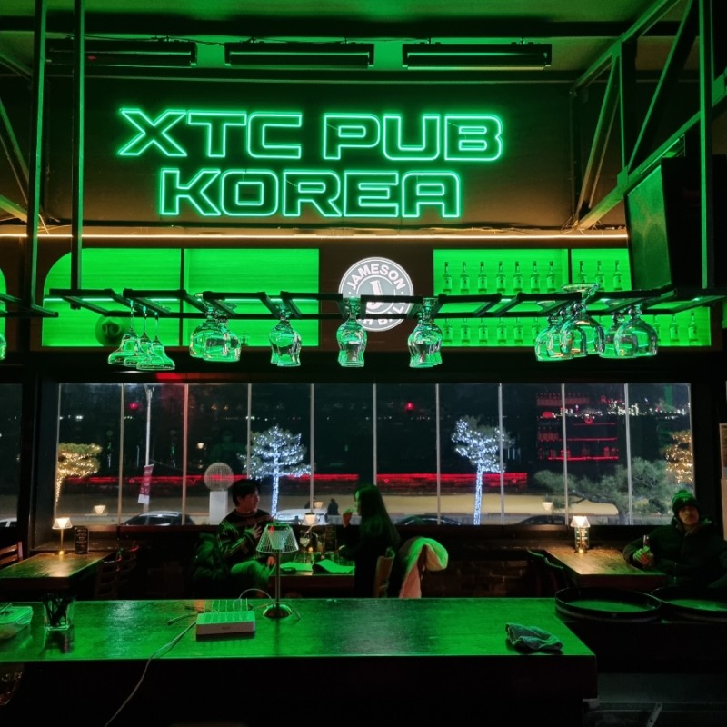 XTC PUB