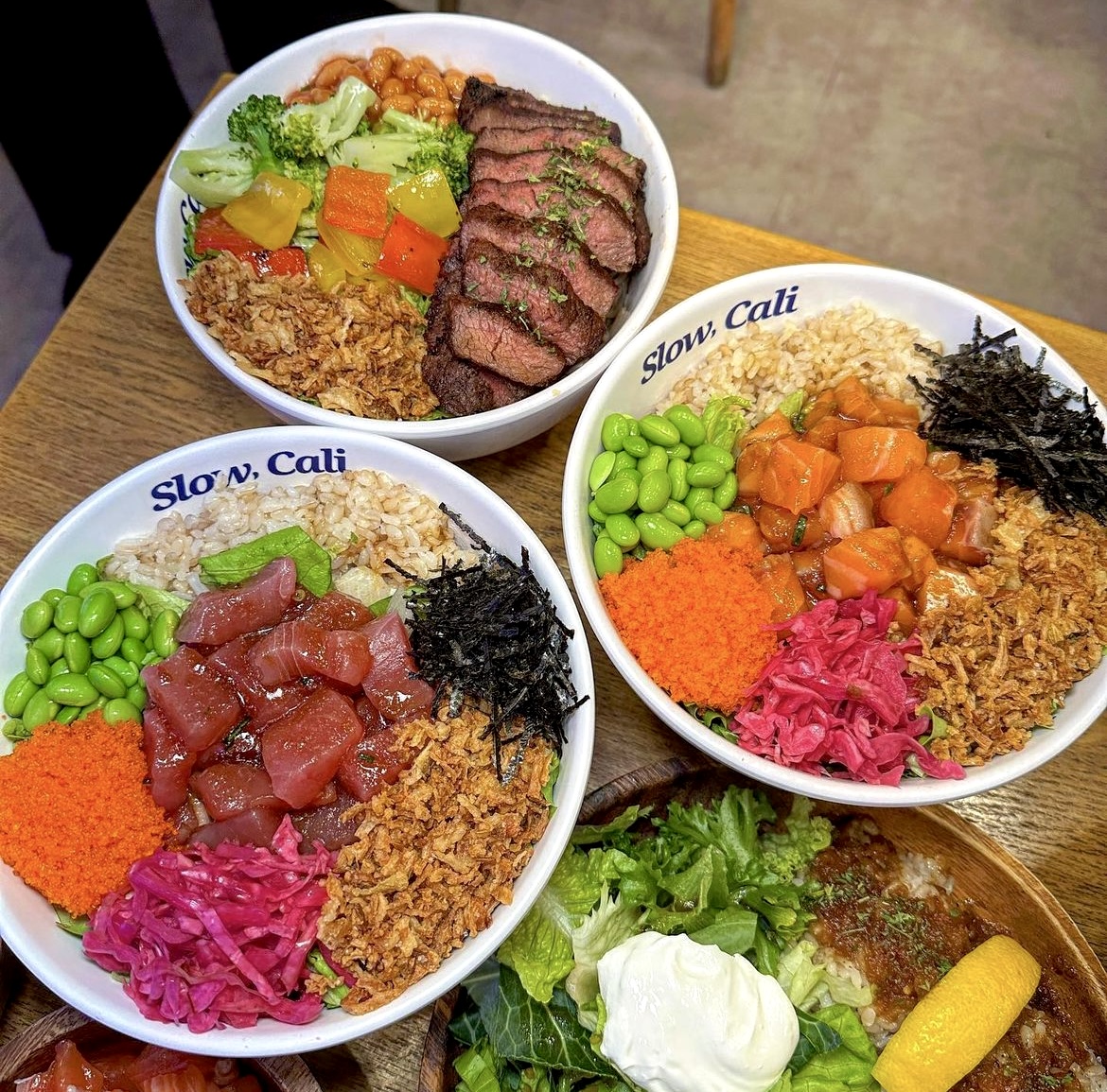 연어스테이크잘하는 맛집 추천합니다 대전 서구에서 우수업체 연어스테이크전문점 방문해 보세요 슬로우캘리 둔산점 포케그릴&샐러드