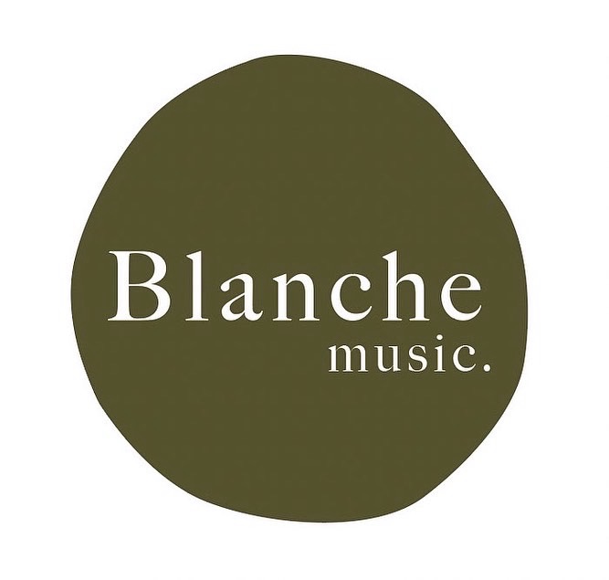 1번째 스튜디오 사진