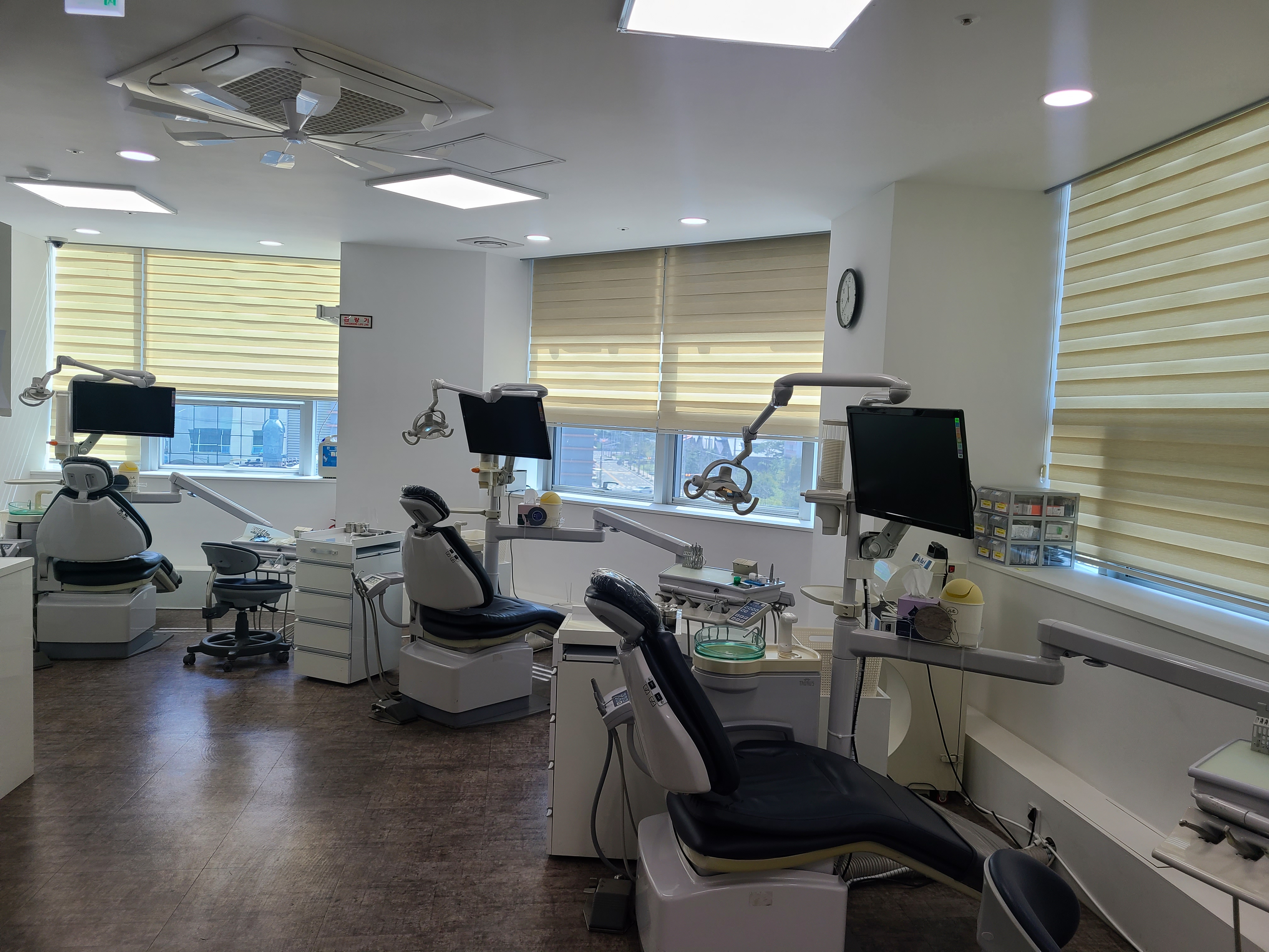 가지런이치과 교정과 치과의원 대표 이미지