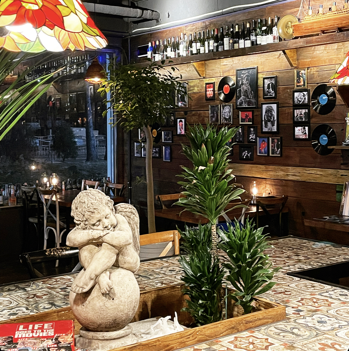 러프와일드 밤리단길점 내부 또는 관련 모습