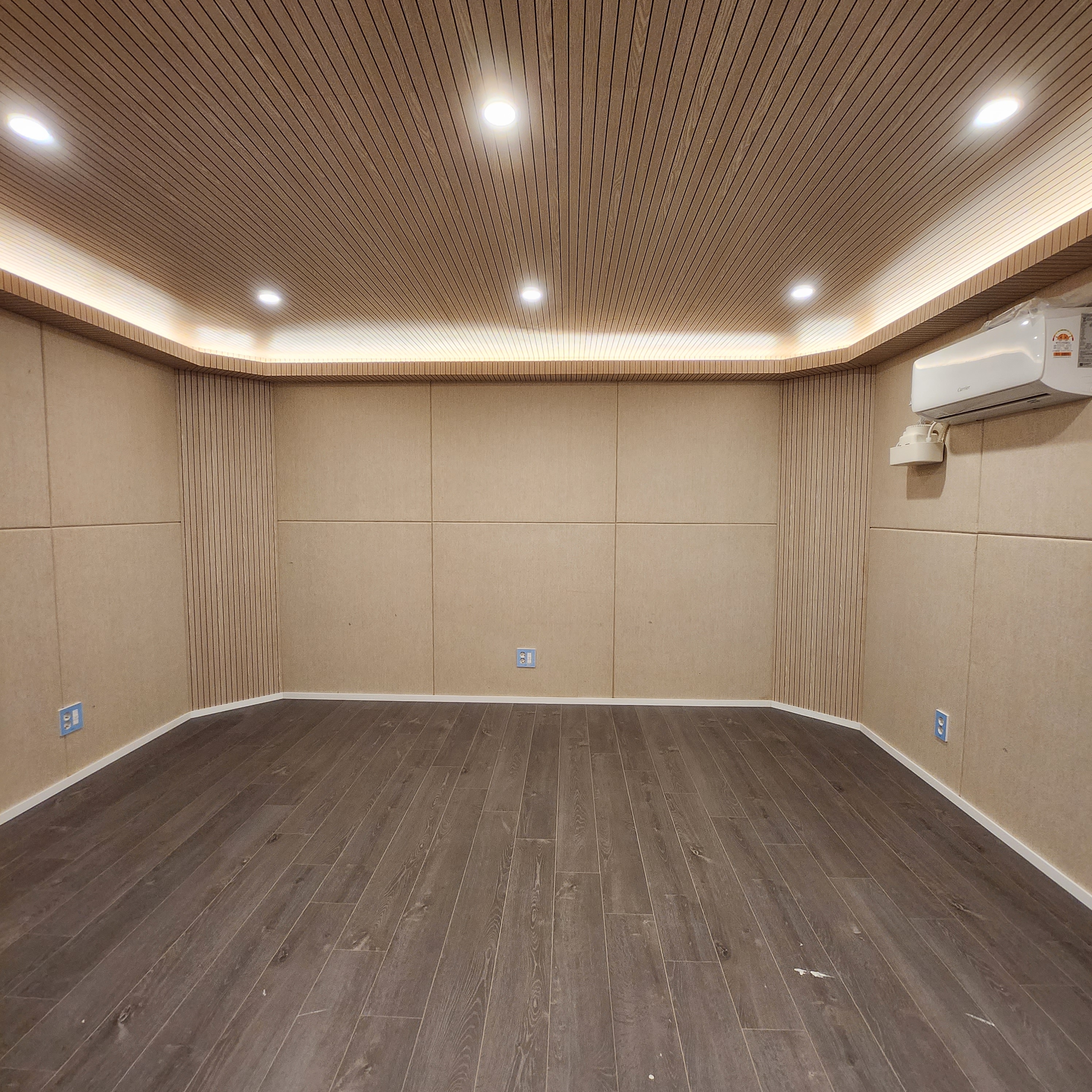 1번째 스튜디오 사진