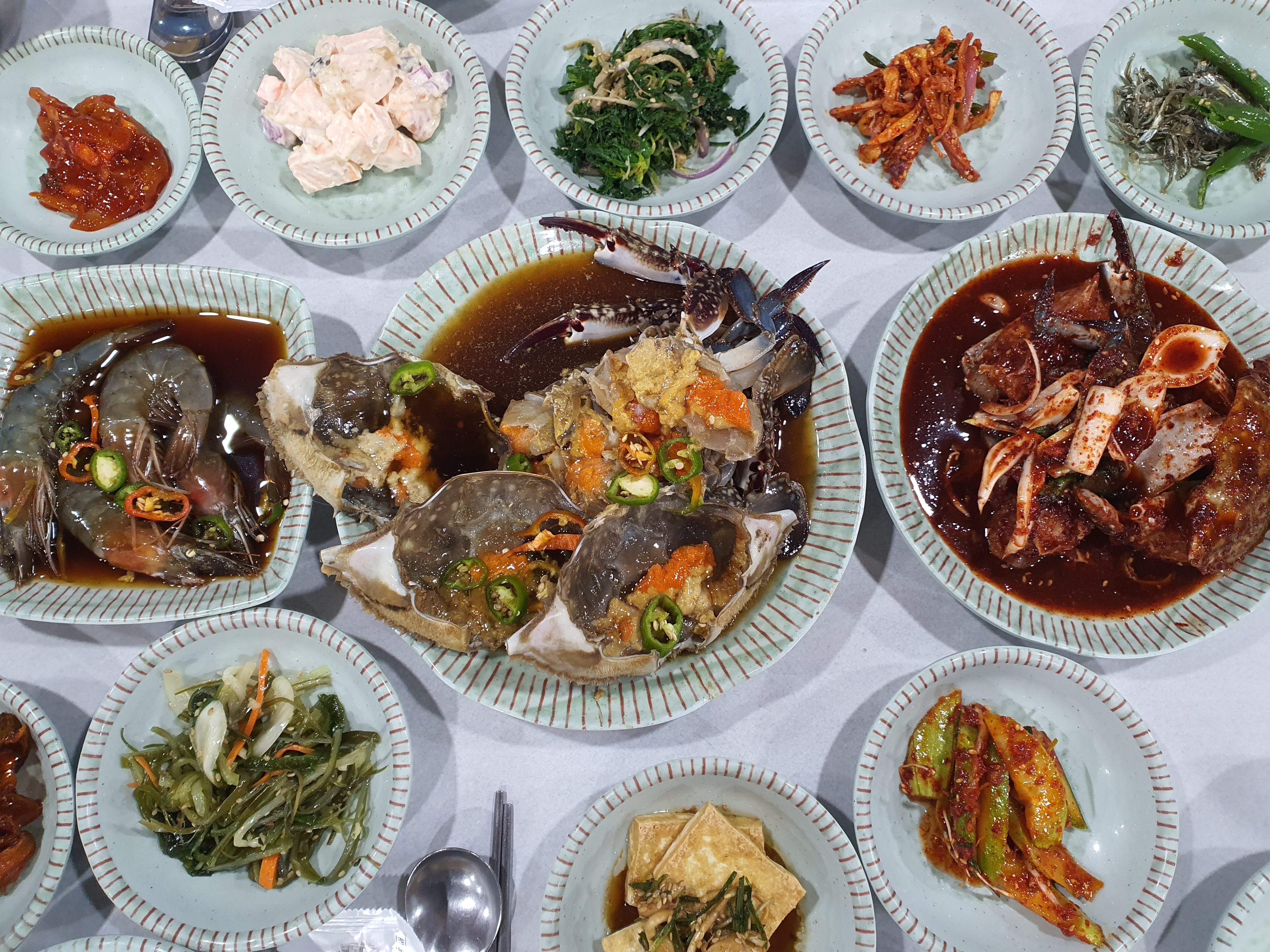 딴뚝통나무집식당