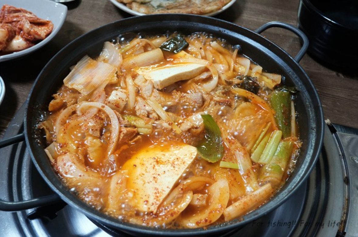 돼지두루치기 2인분(돌솥밥,파래전 포함)