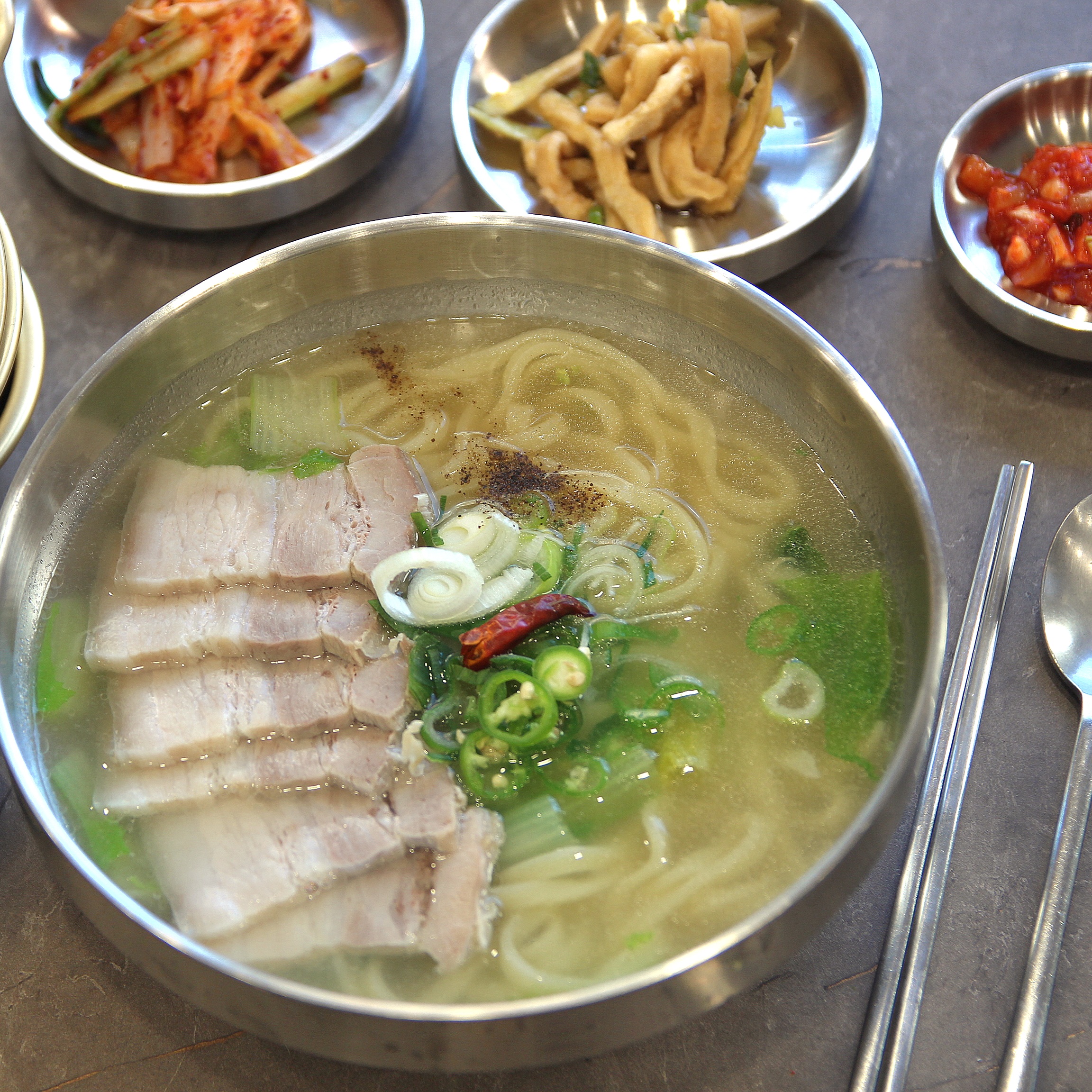 제주돌담칼국수 부산범어사점