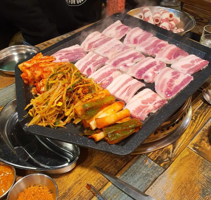 삼겹살전문점 추천 경기 광명시 오겹살 돼지껍데기 돼지뒷고기 항정살 통삼겹 한돈 목살 통큰대포삼겹 광명본점
