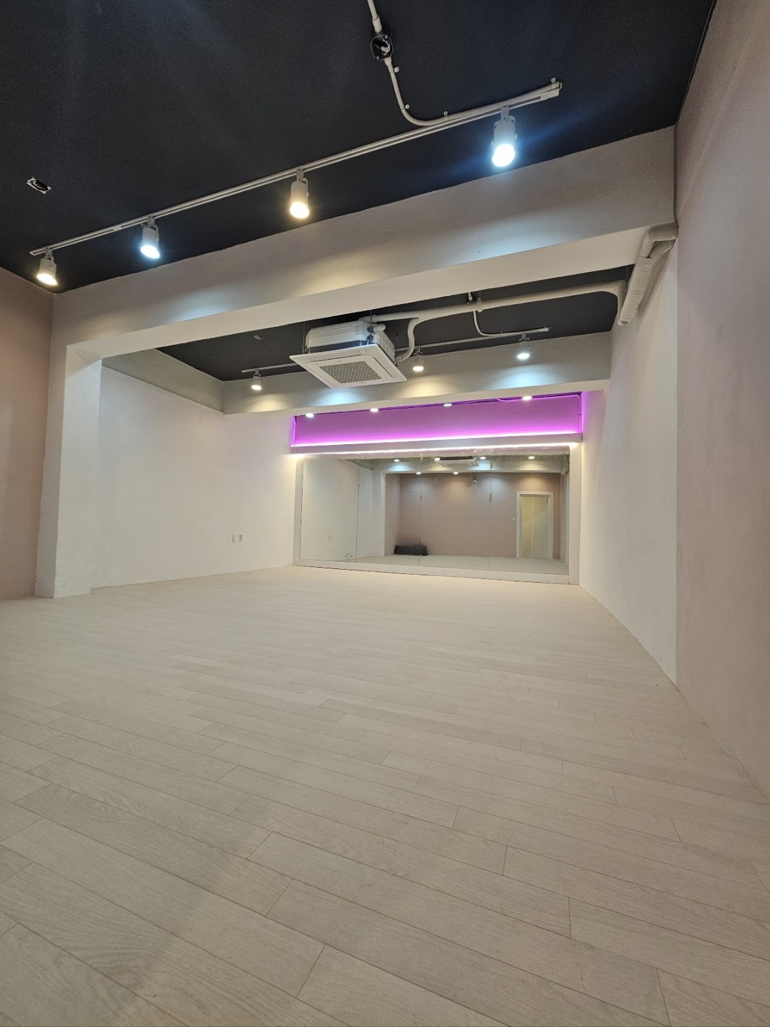 1번째 스튜디오 사진