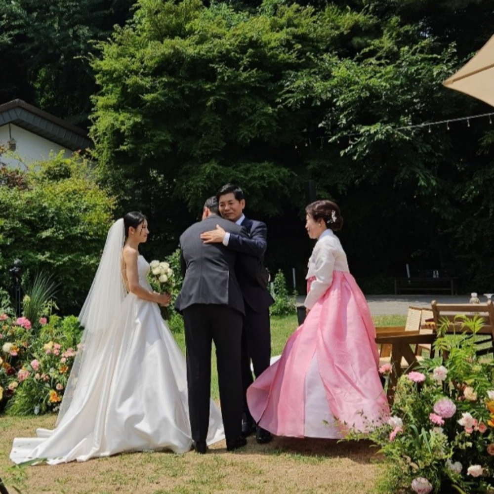 Haengbokeul Ipneunnal (행복을 입는날)