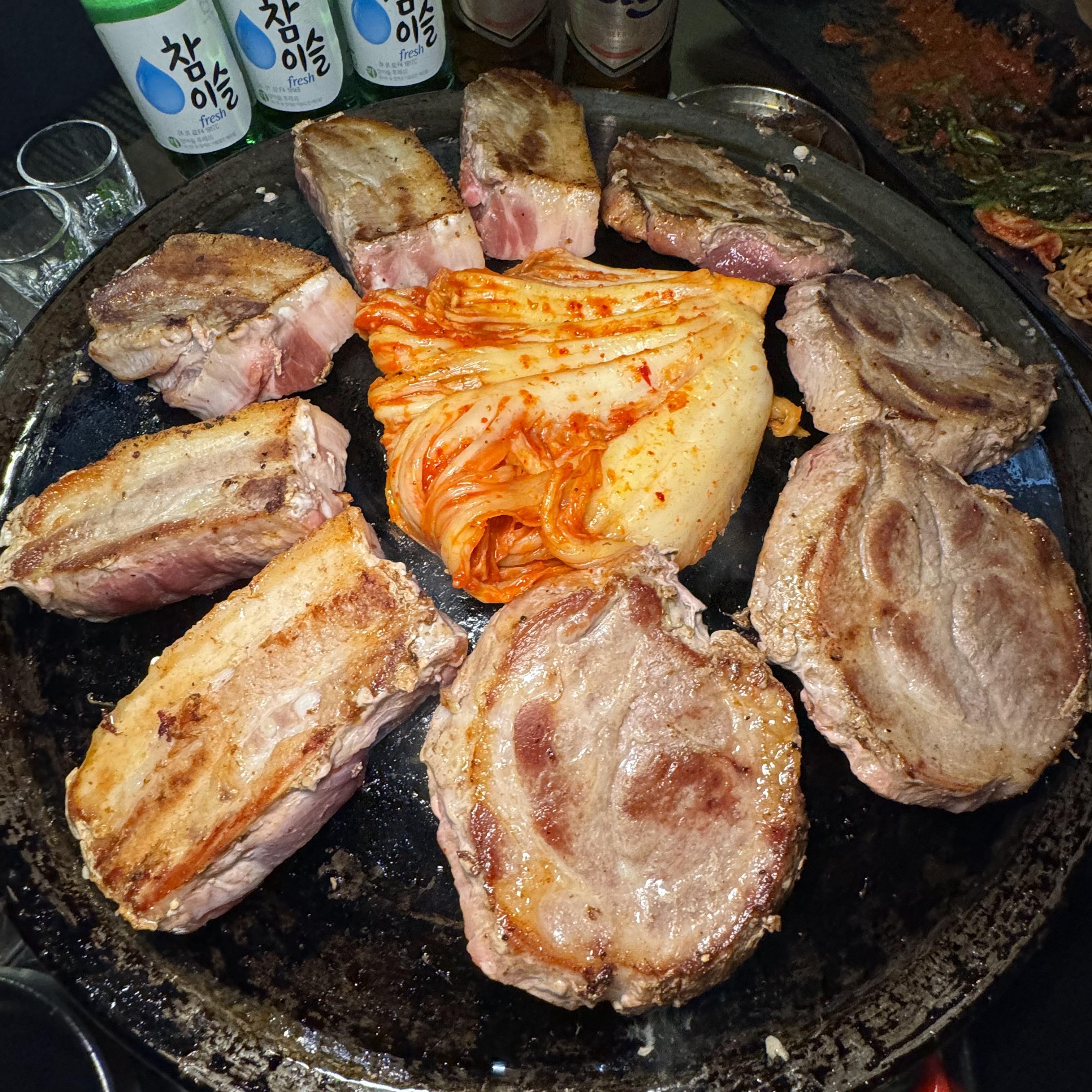 동두천솥뚜껑삼겹살 강남역점