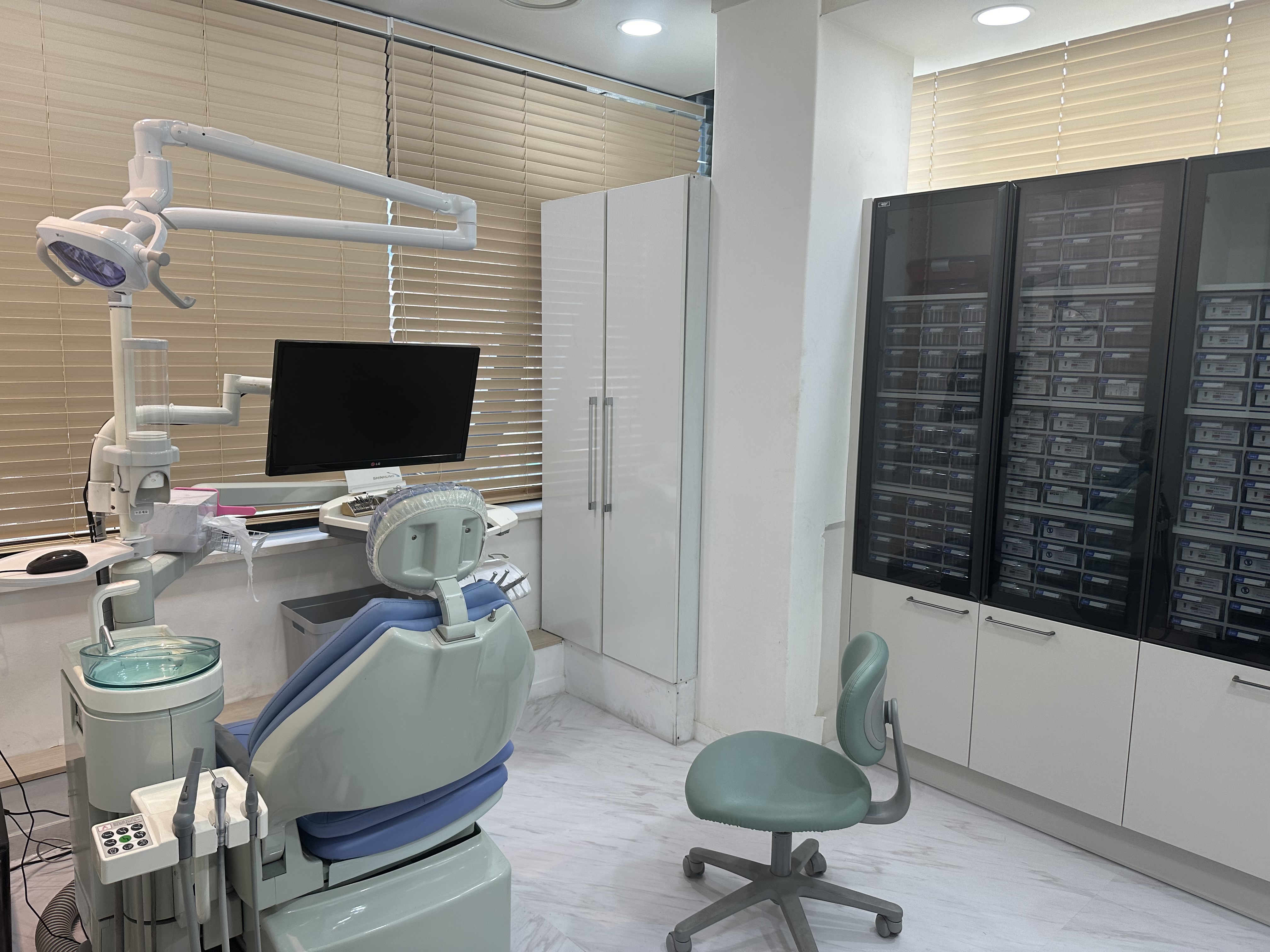 치과가는날치과의원 대표 이미지