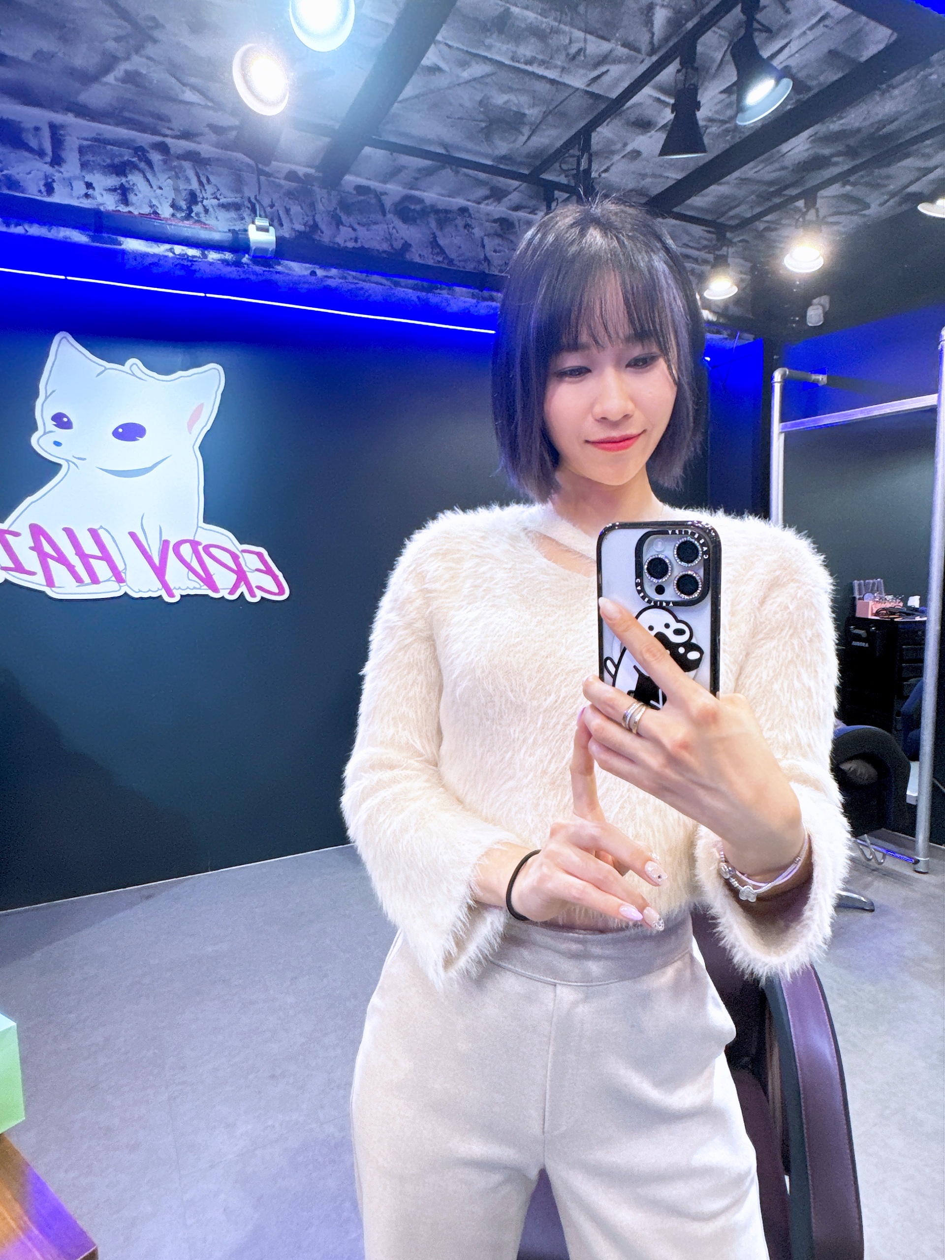 어디헤어 내부 또는 관련 모습