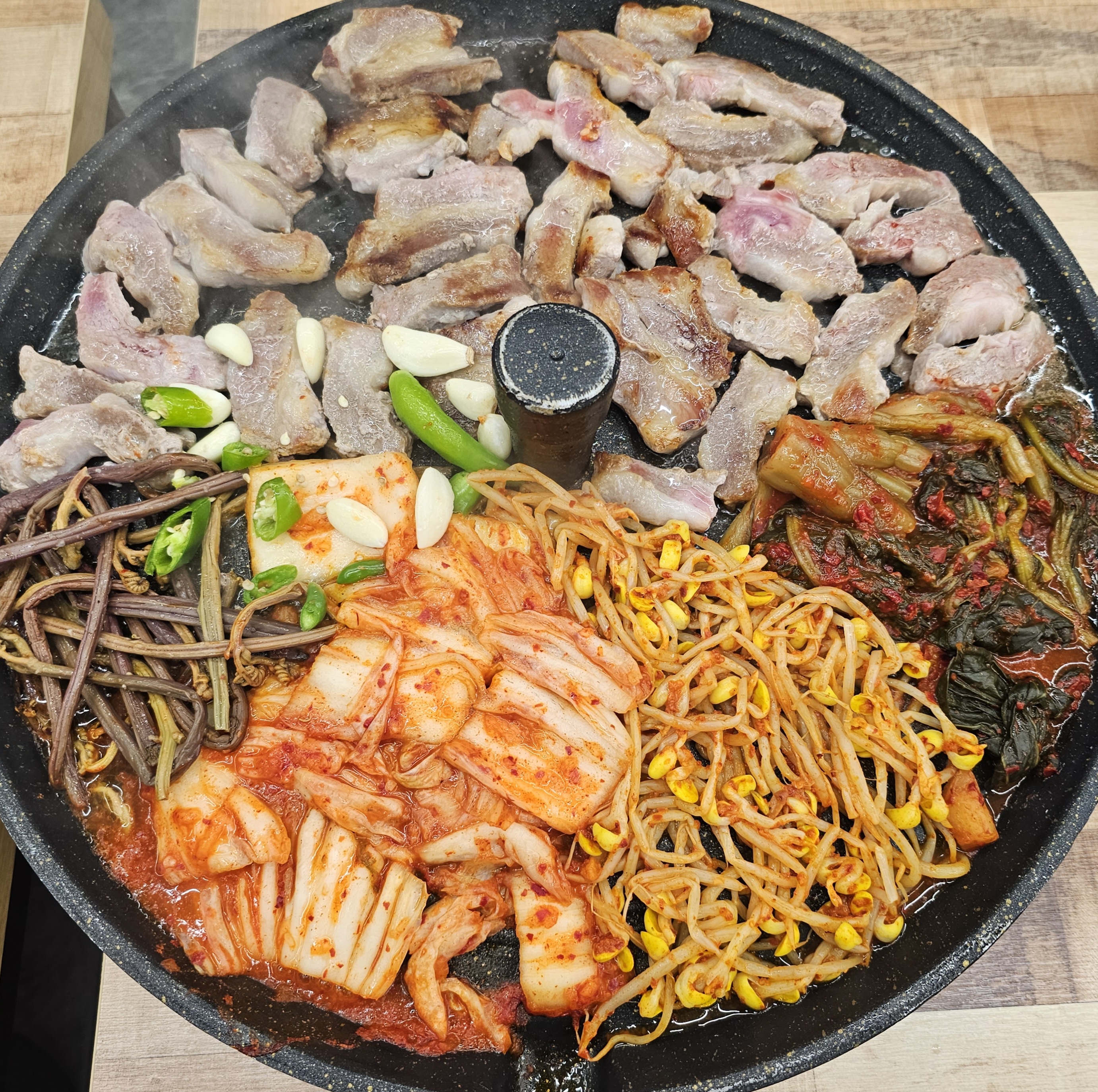 고심당 솥뚜껑삼겹살 냉삼겹 숙성생고기