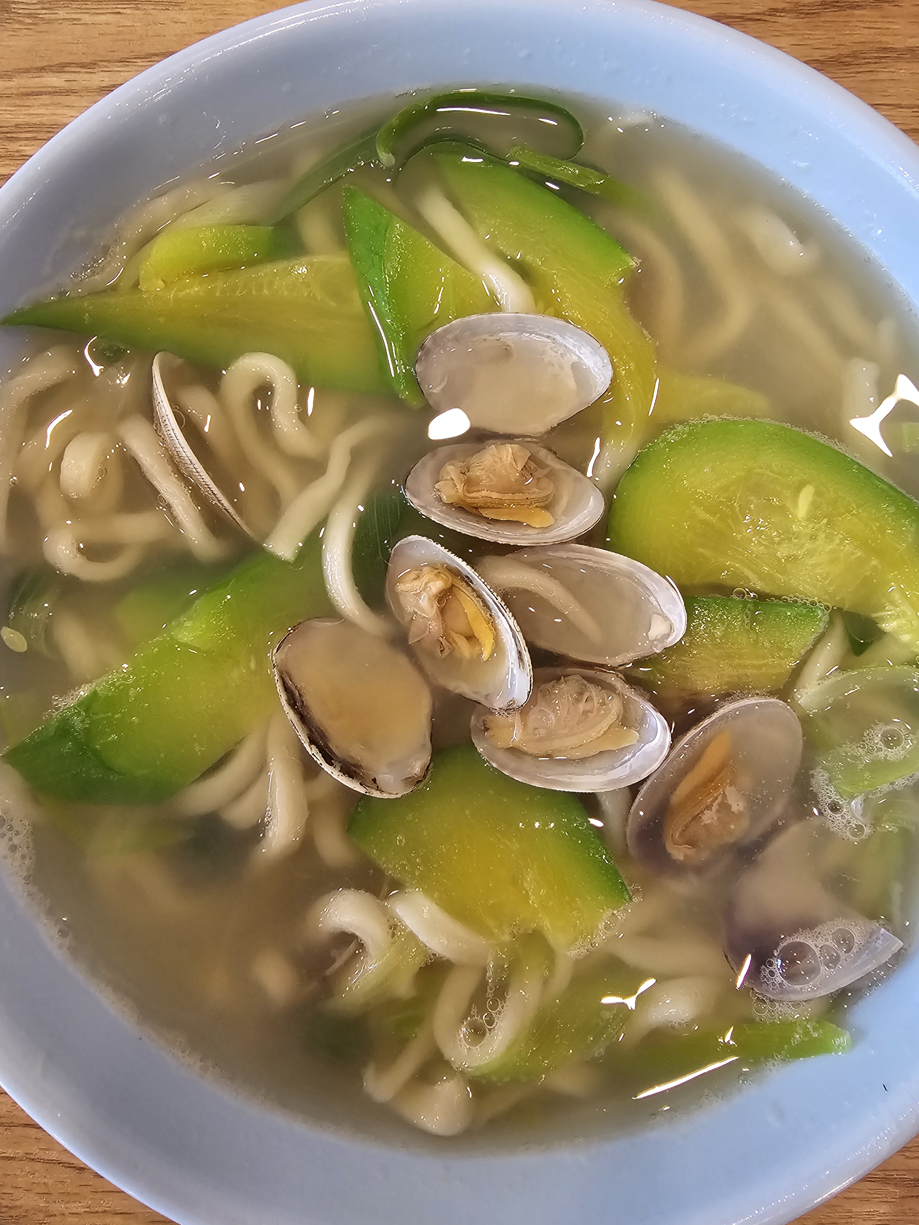 이가 바지락칼국수