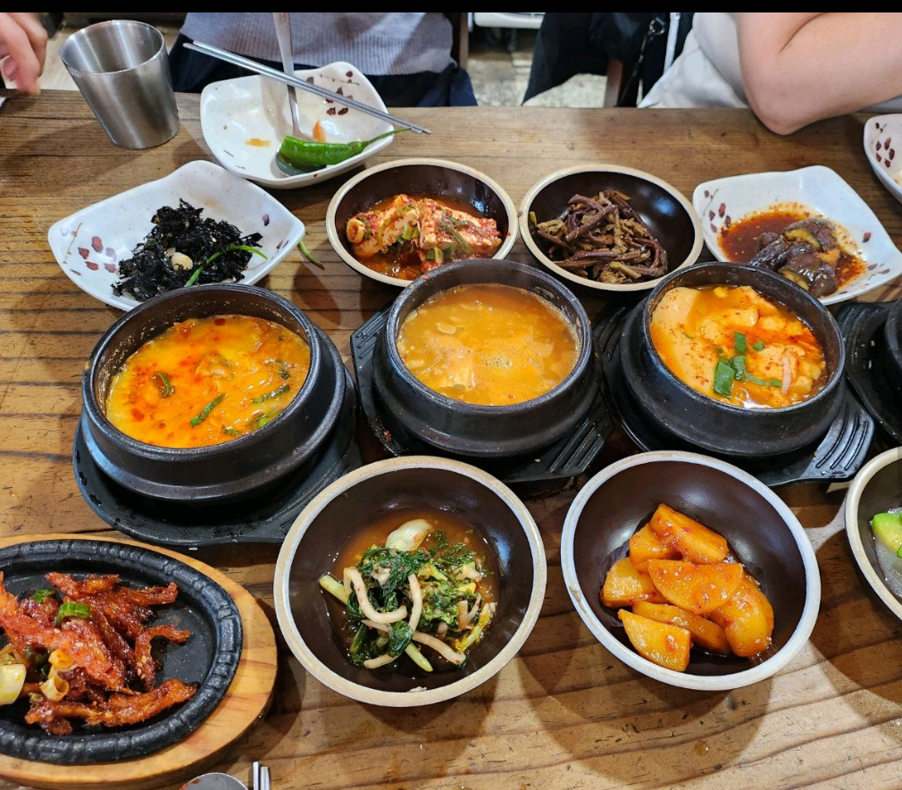 두부마을과돌솥밥일죽점