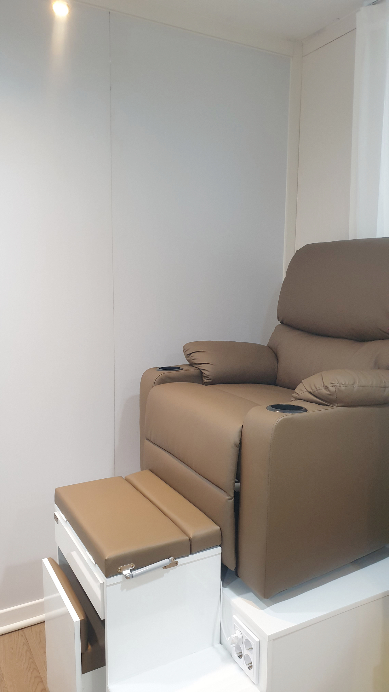 리보네일 대표 이미지