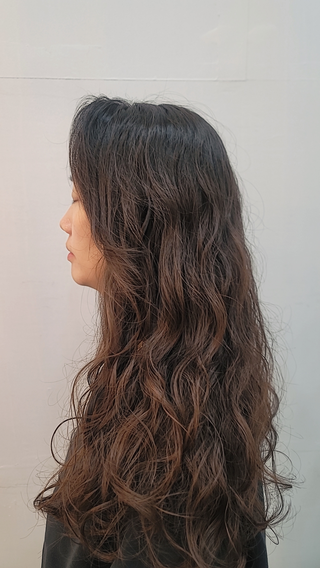 용쌀롱 내부 또는 관련 모습